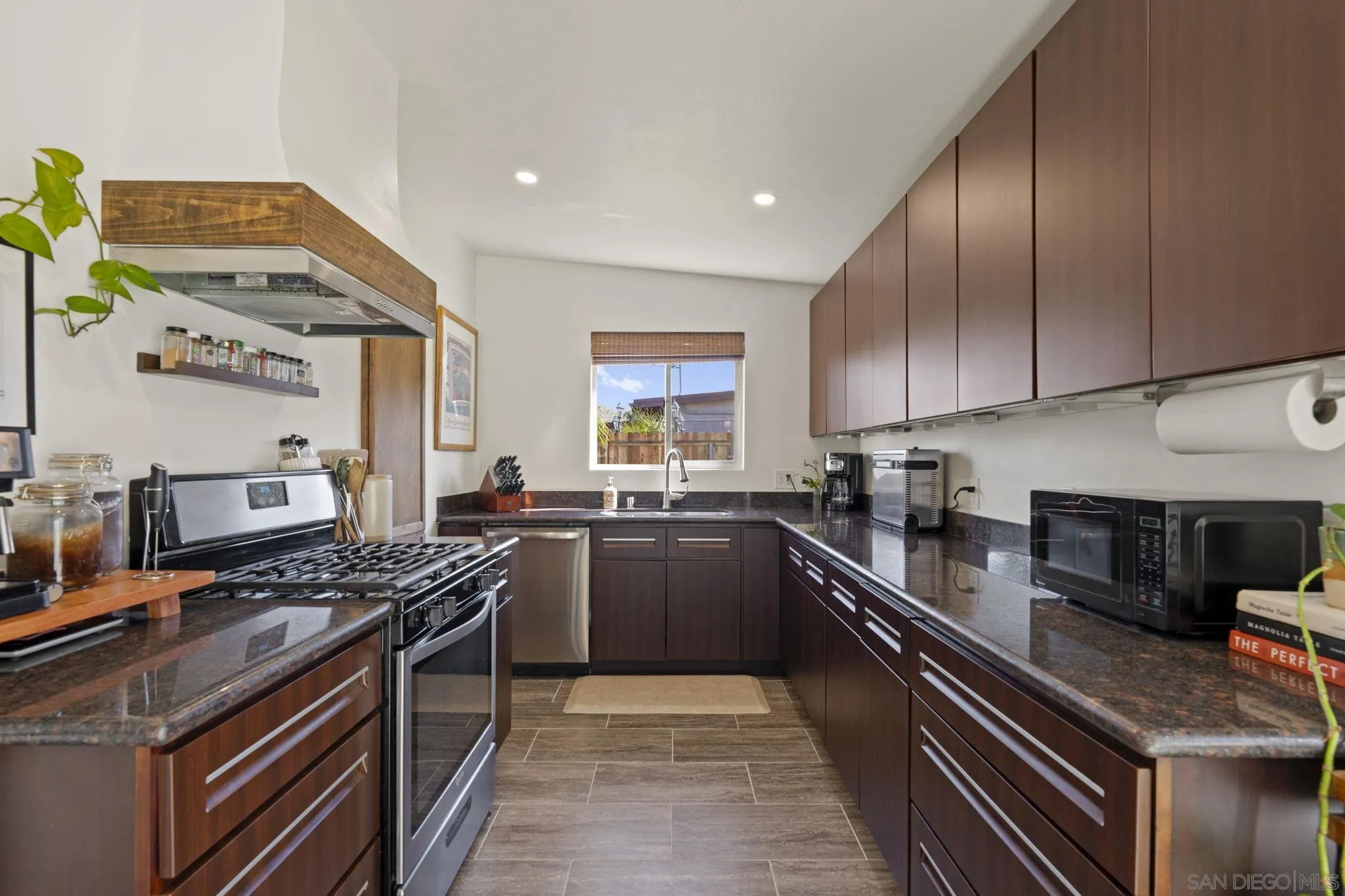 1401 9th St