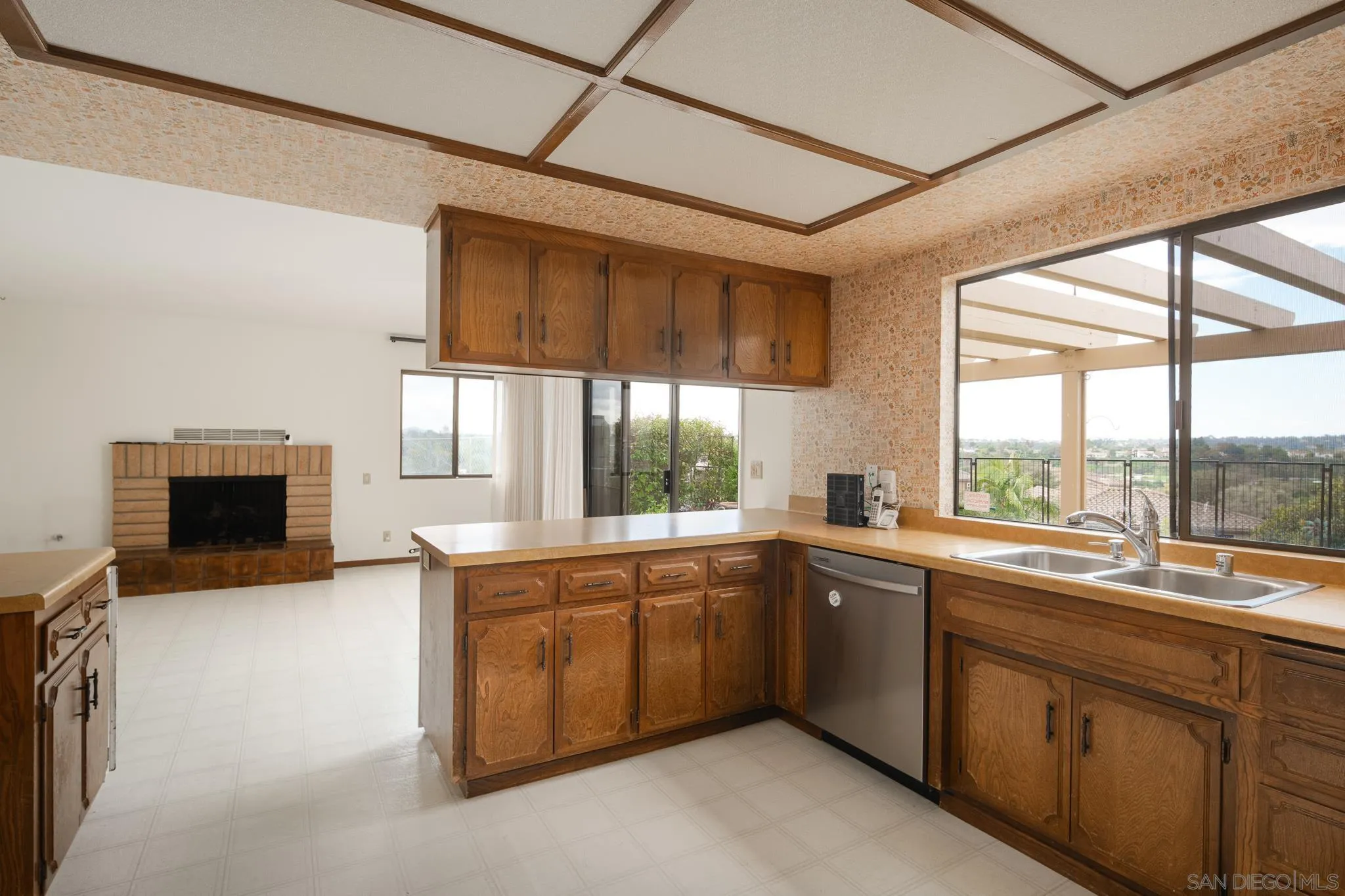 2712 Mateo Pl
