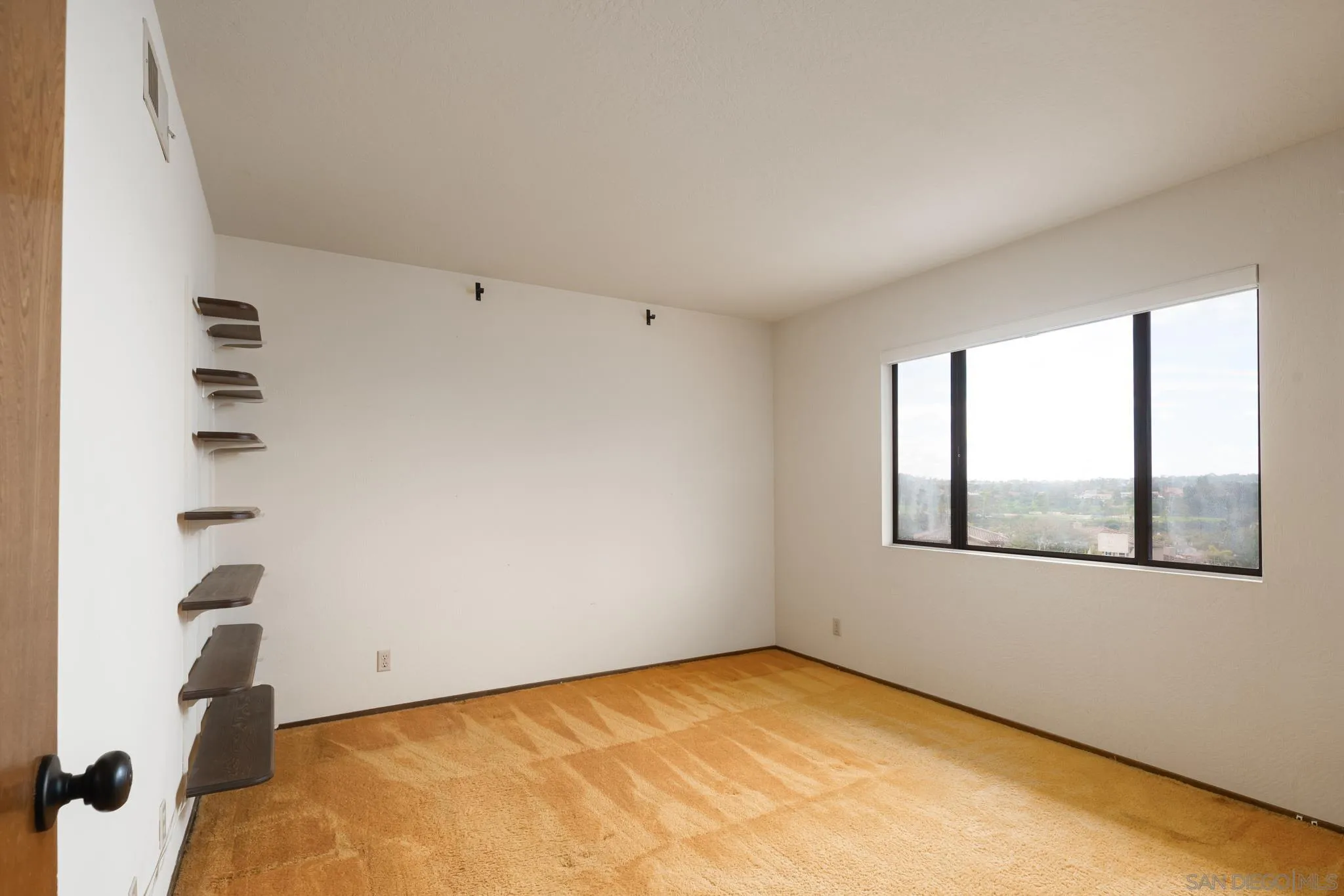 2712 Mateo Pl