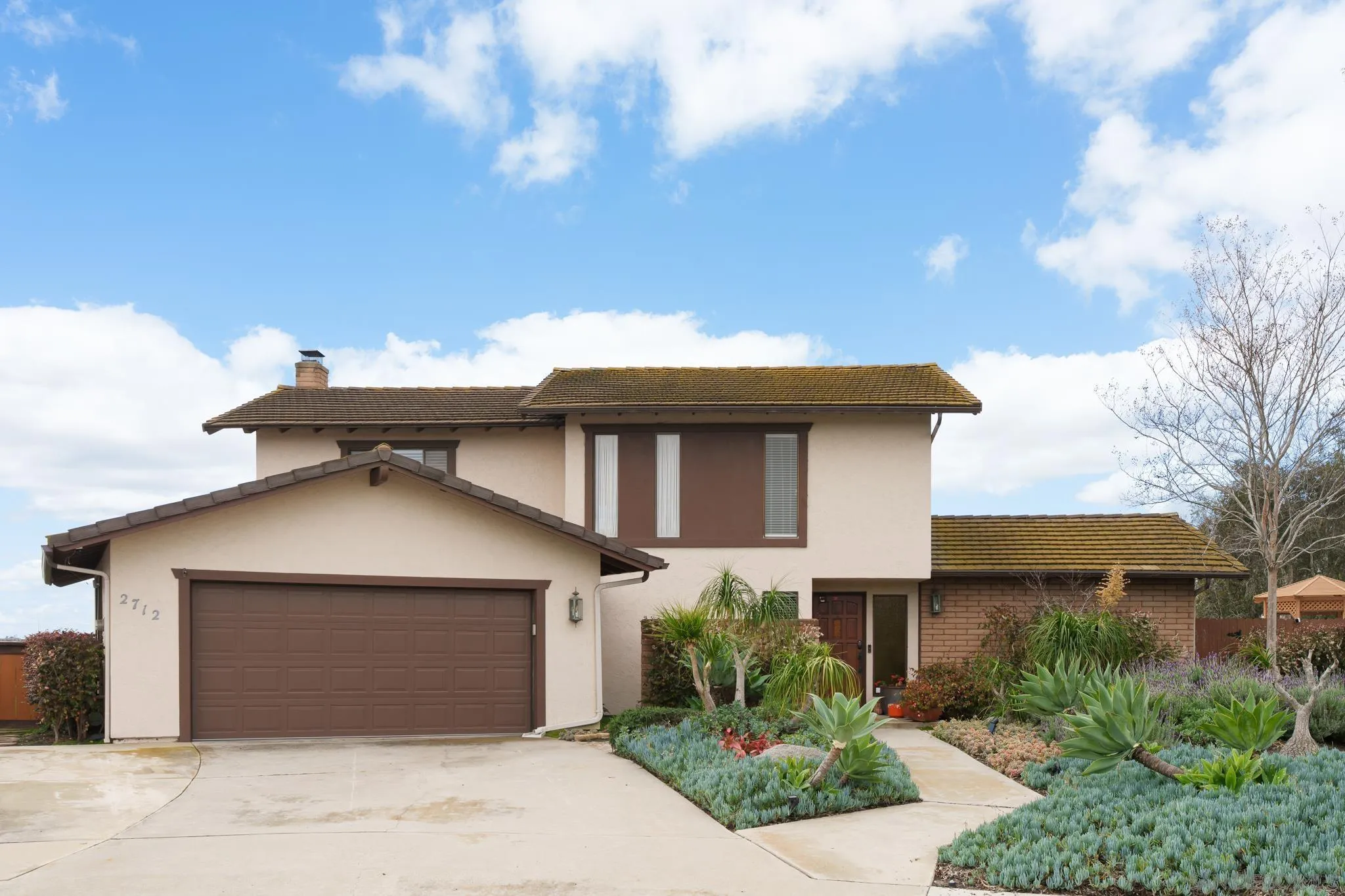 2712 Mateo Pl