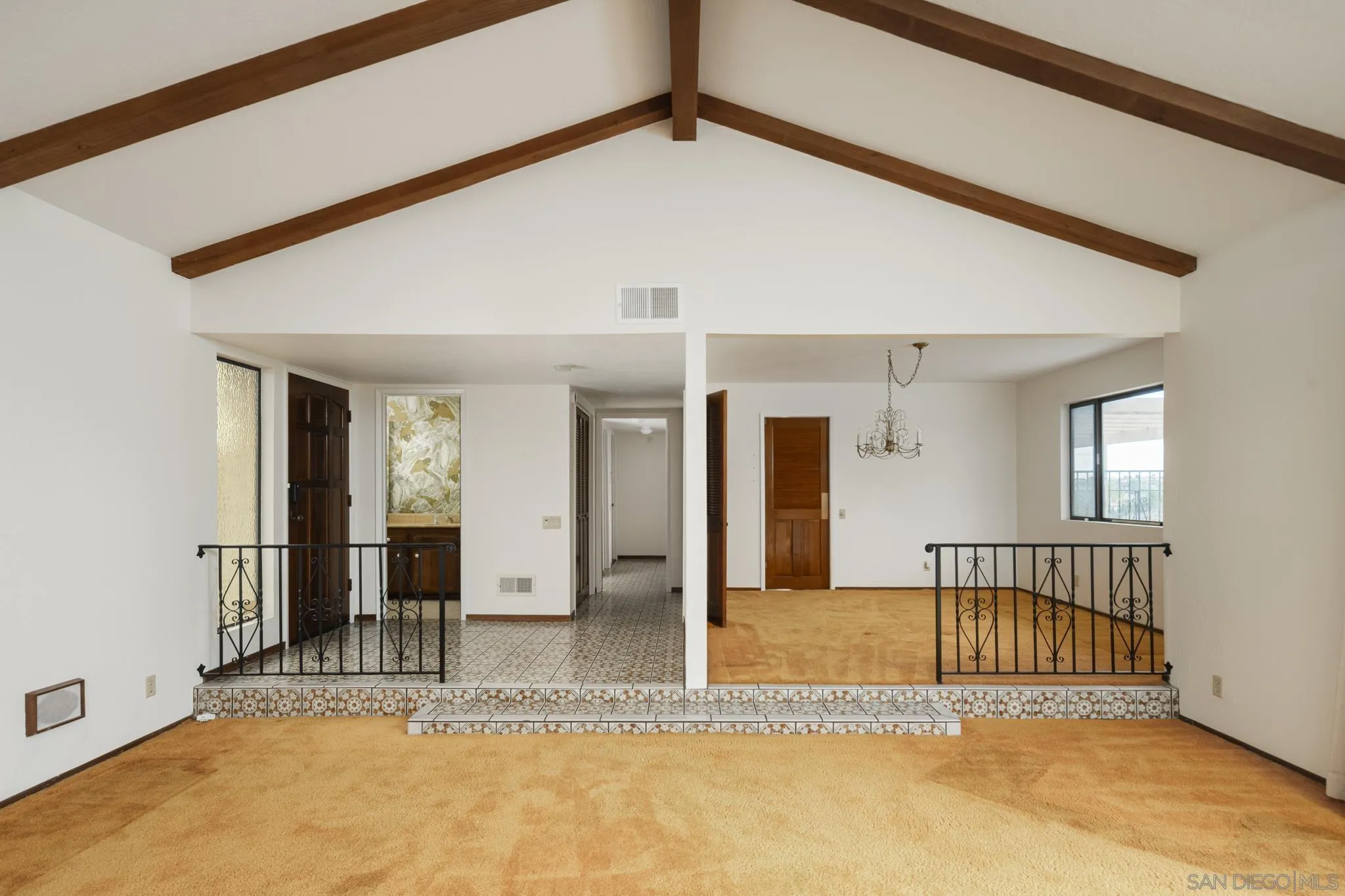 2712 Mateo Pl