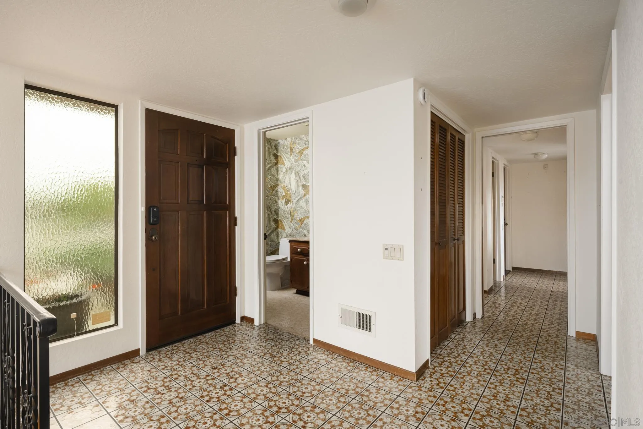 2712 Mateo Pl