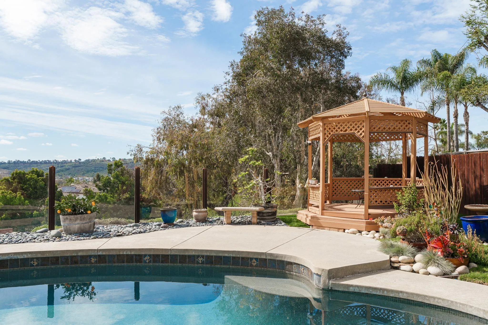 2712 Mateo Pl