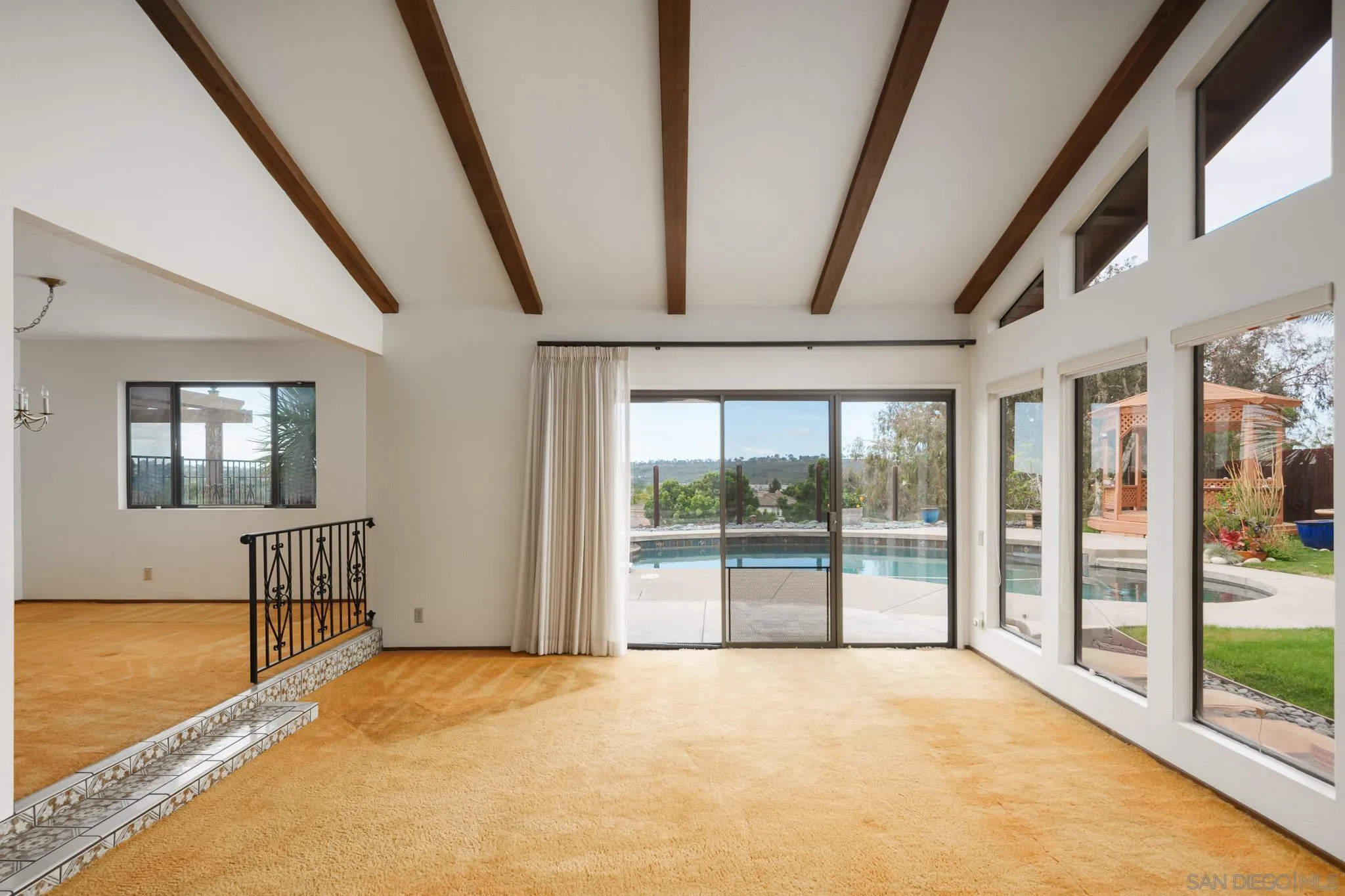 2712 Mateo Pl