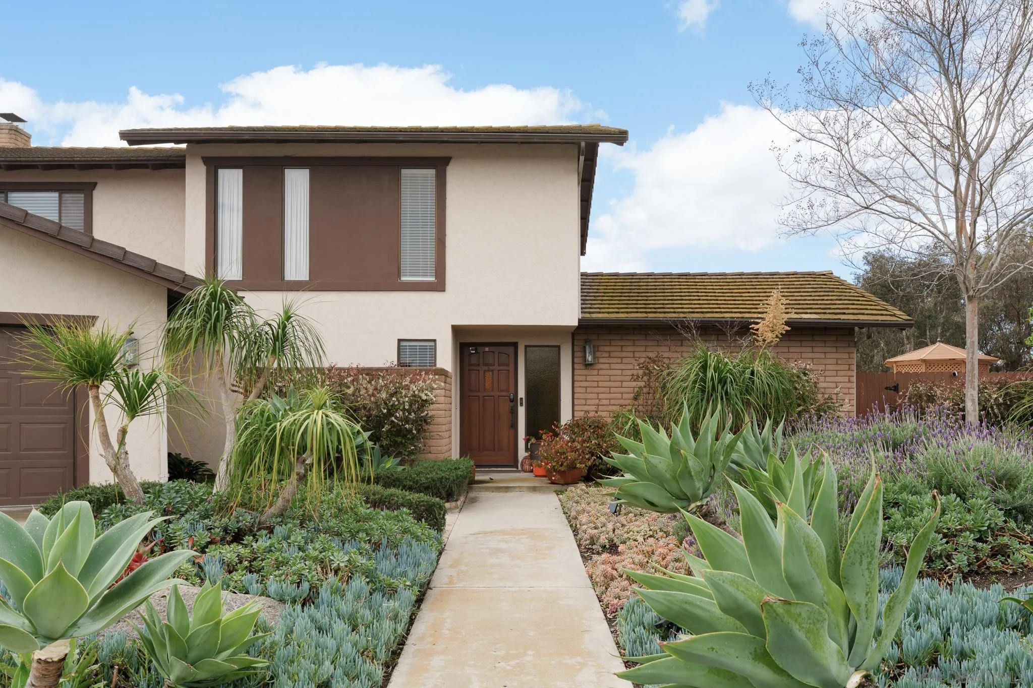 2712 Mateo Pl