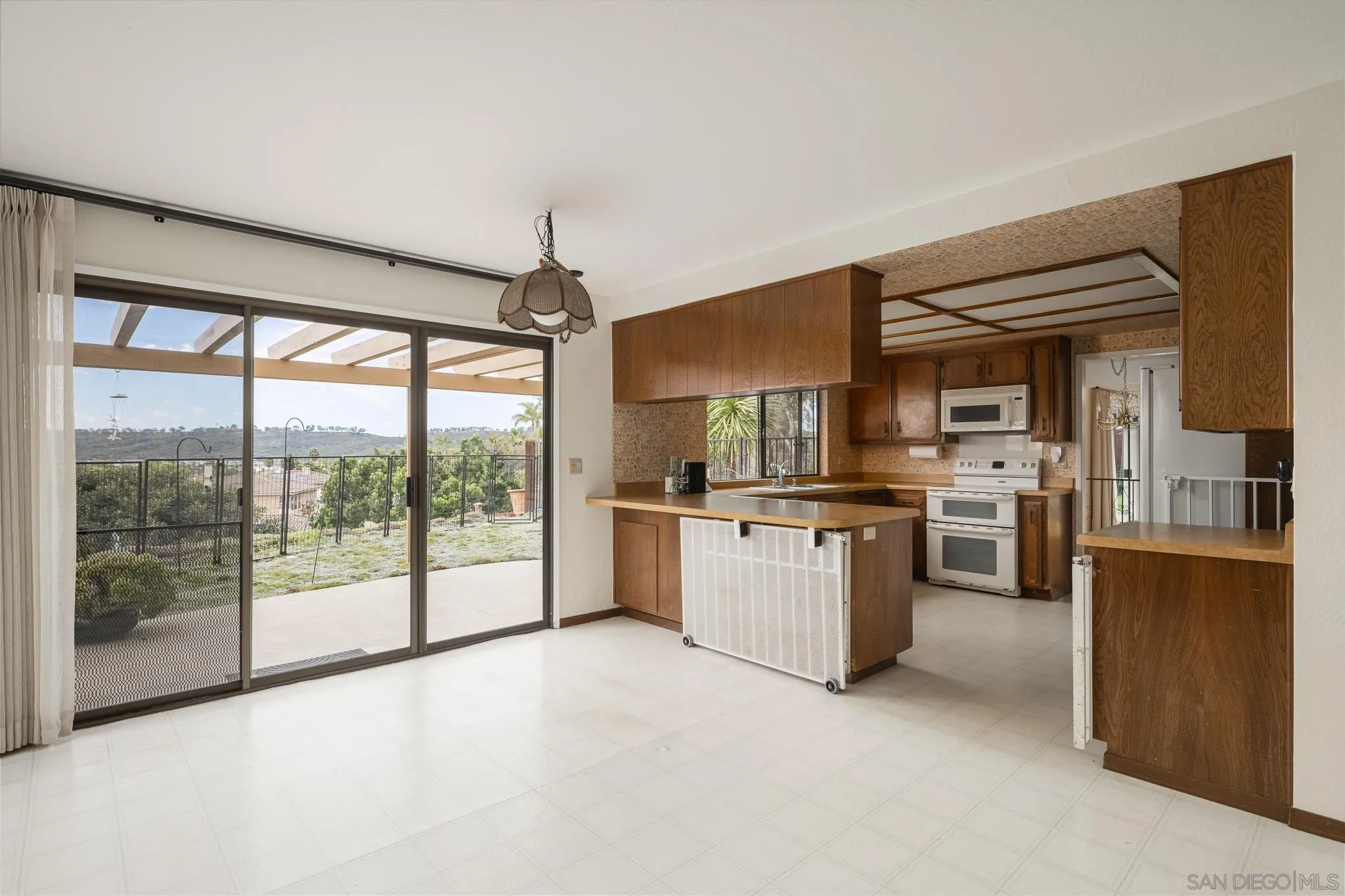 2712 Mateo Pl