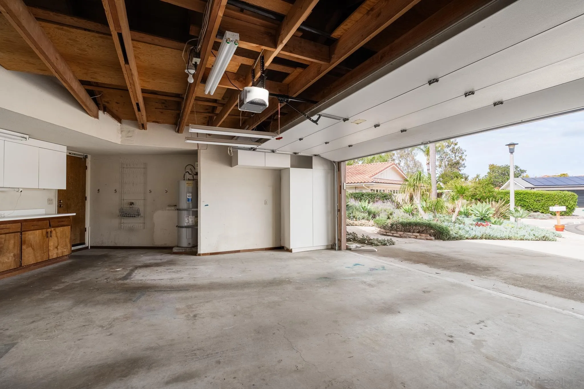 2712 Mateo Pl