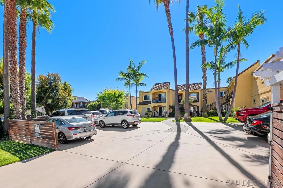 1915 Emerald St Unit F