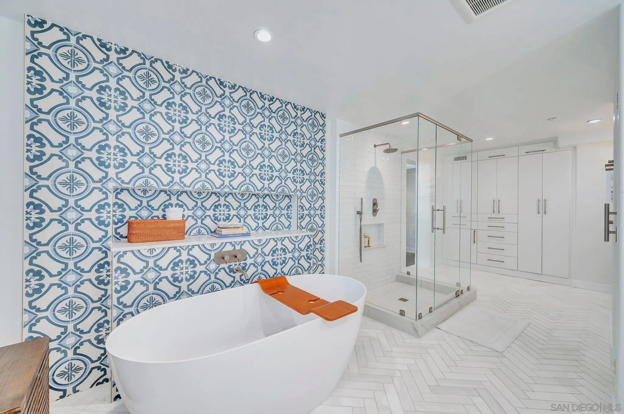 202 Coast Blvd Unit 8