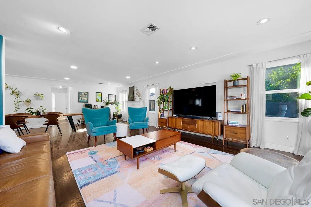 3160 Olive Steet