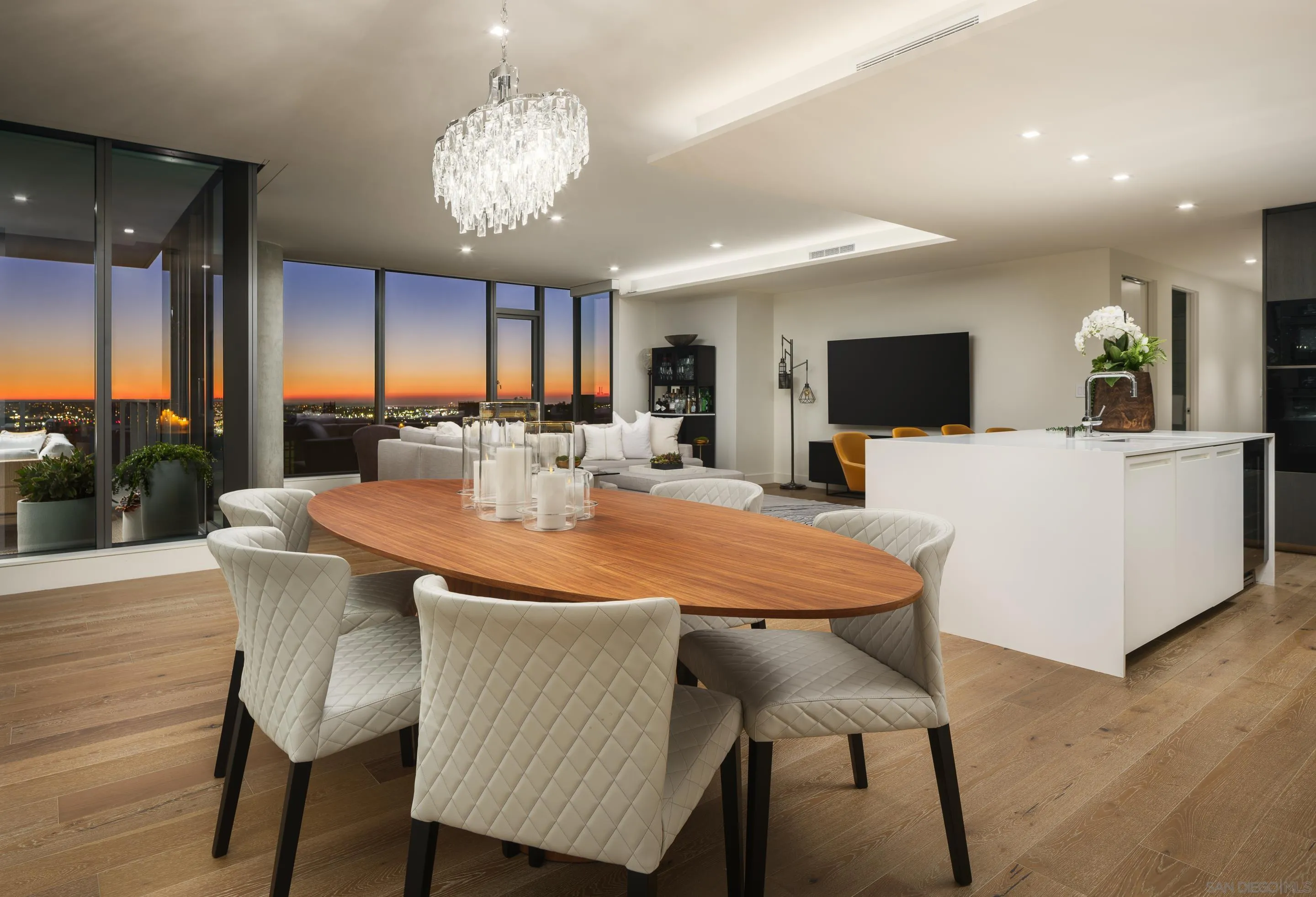 2855 5th Ave Unit 901