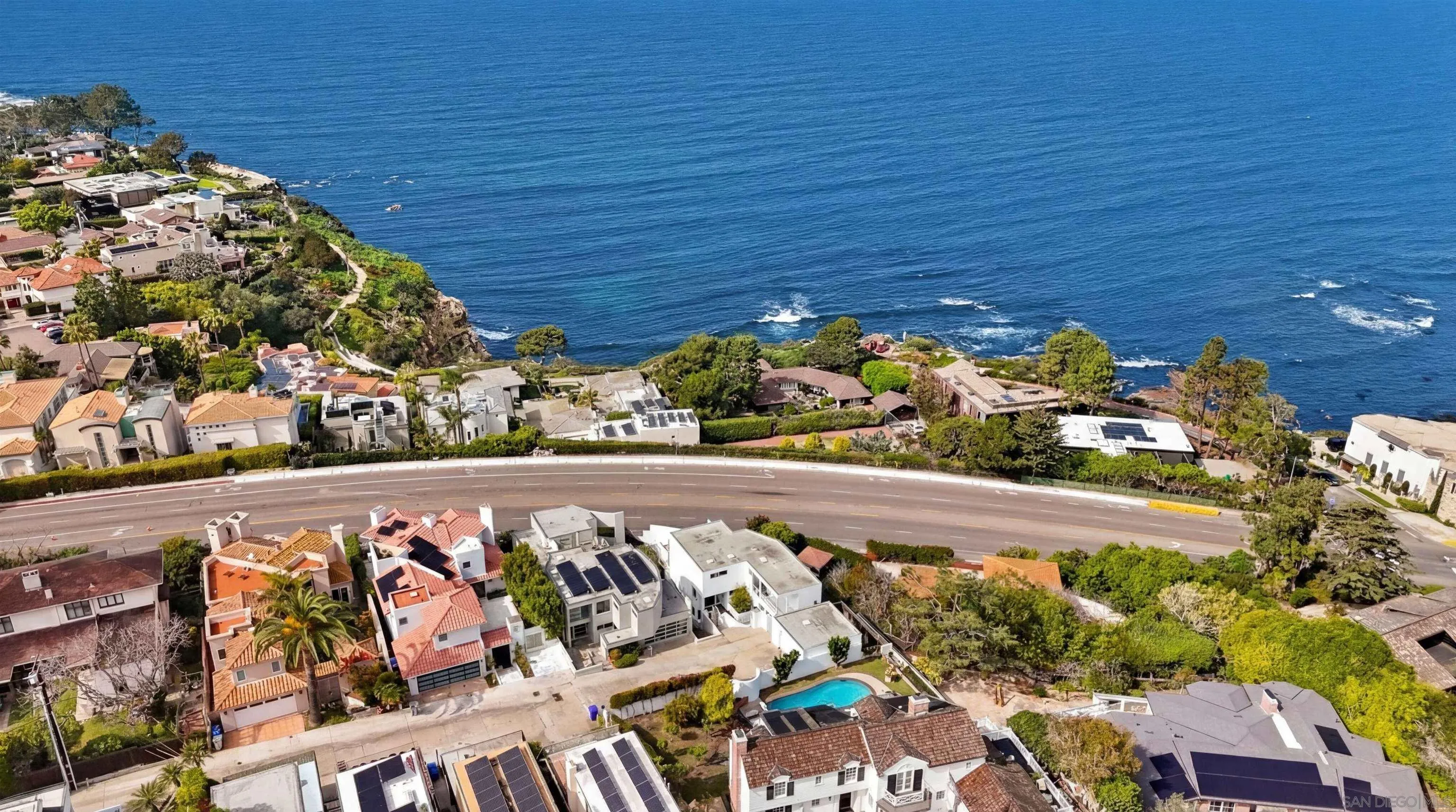1550 Bluebird Ln