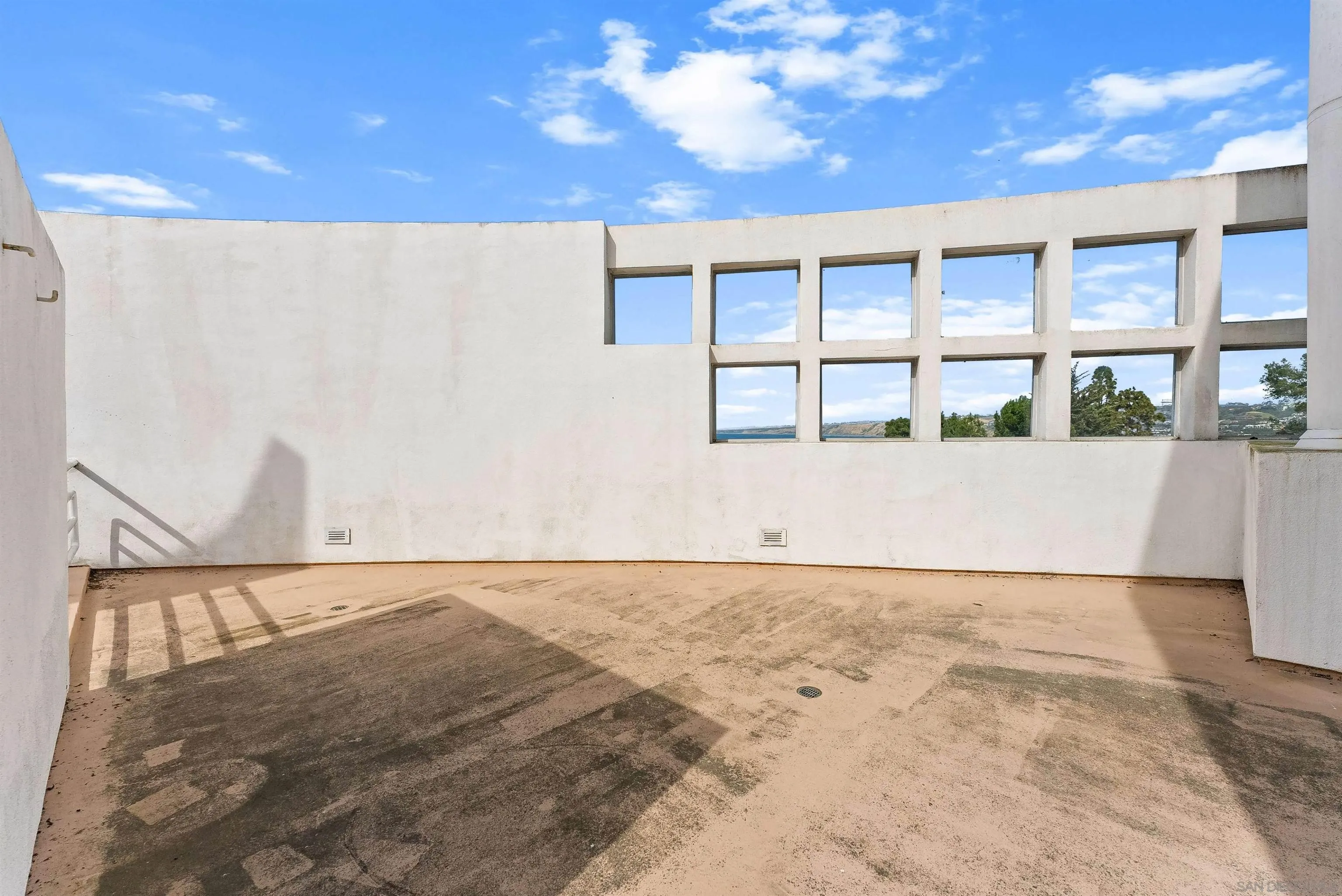 1550 Bluebird Ln