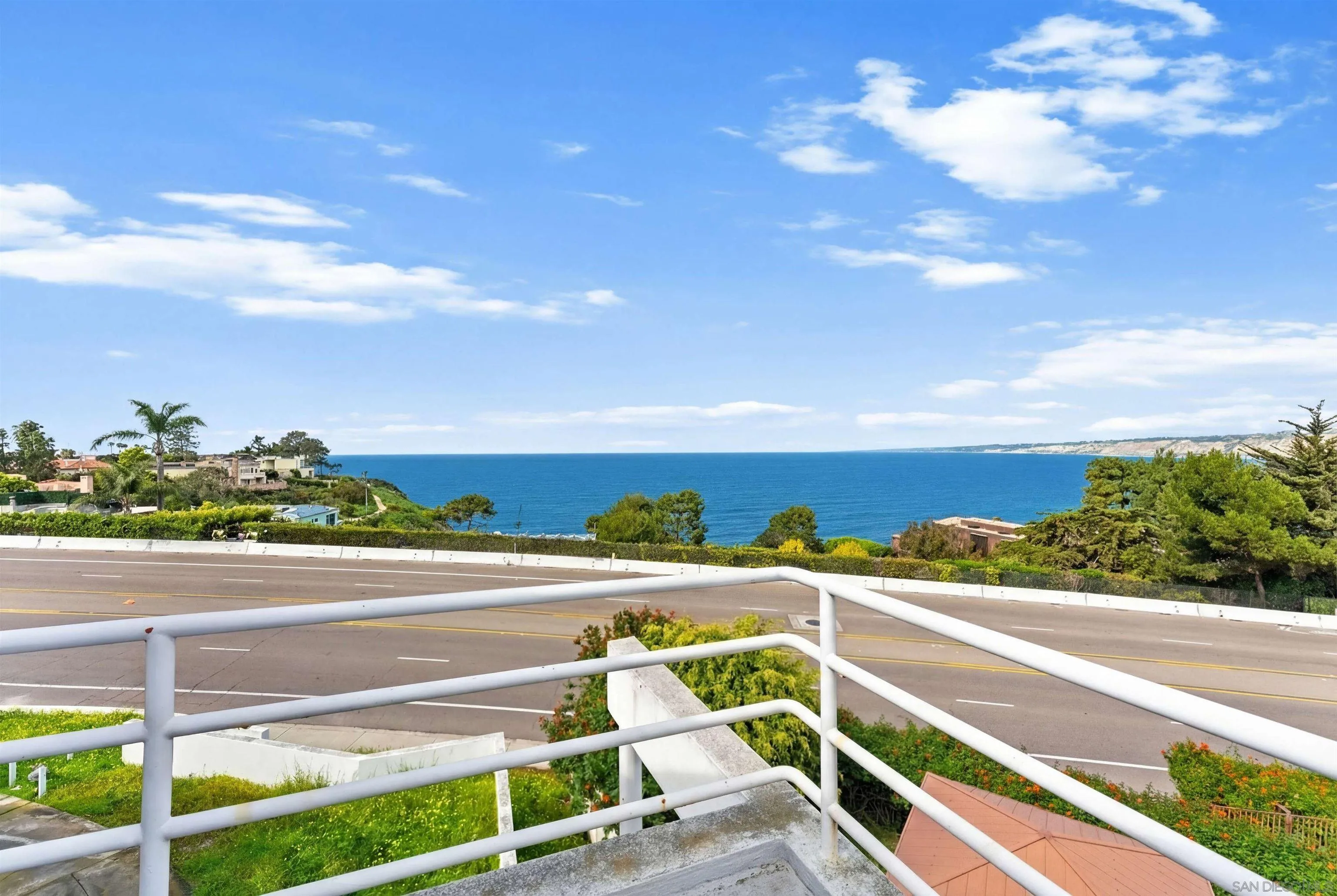 1550 Bluebird Ln