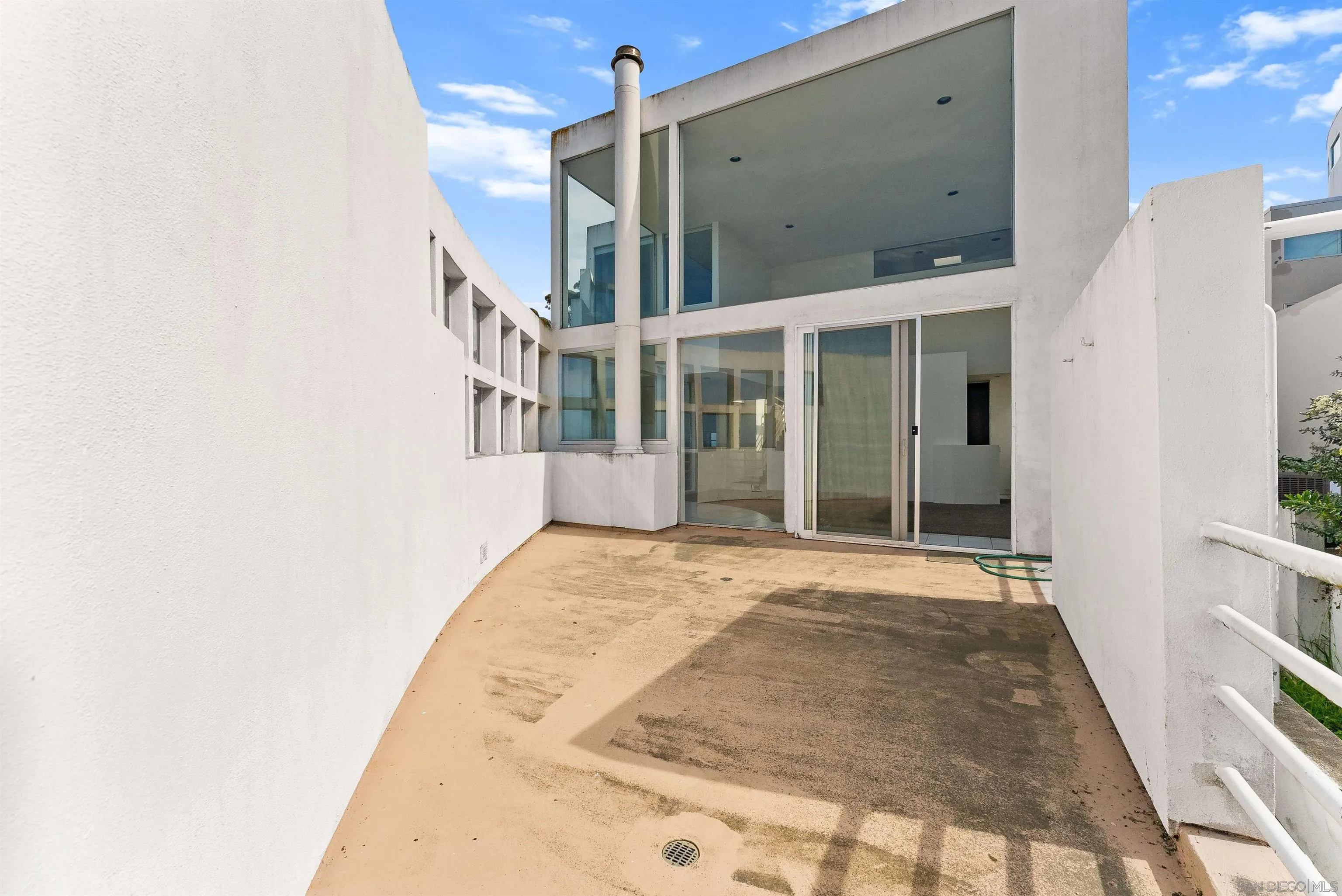 1550 Bluebird Ln