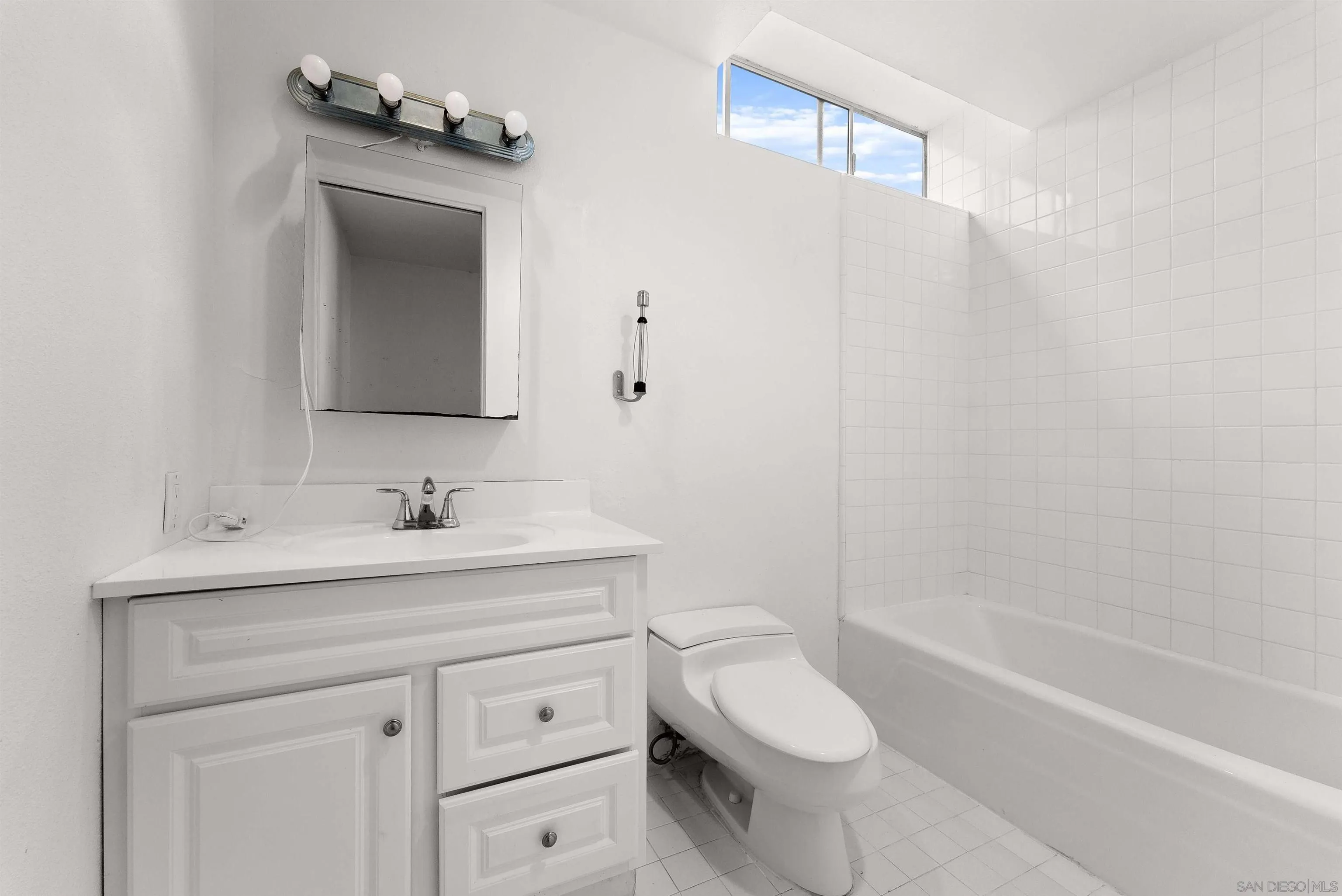1550 Bluebird Ln
