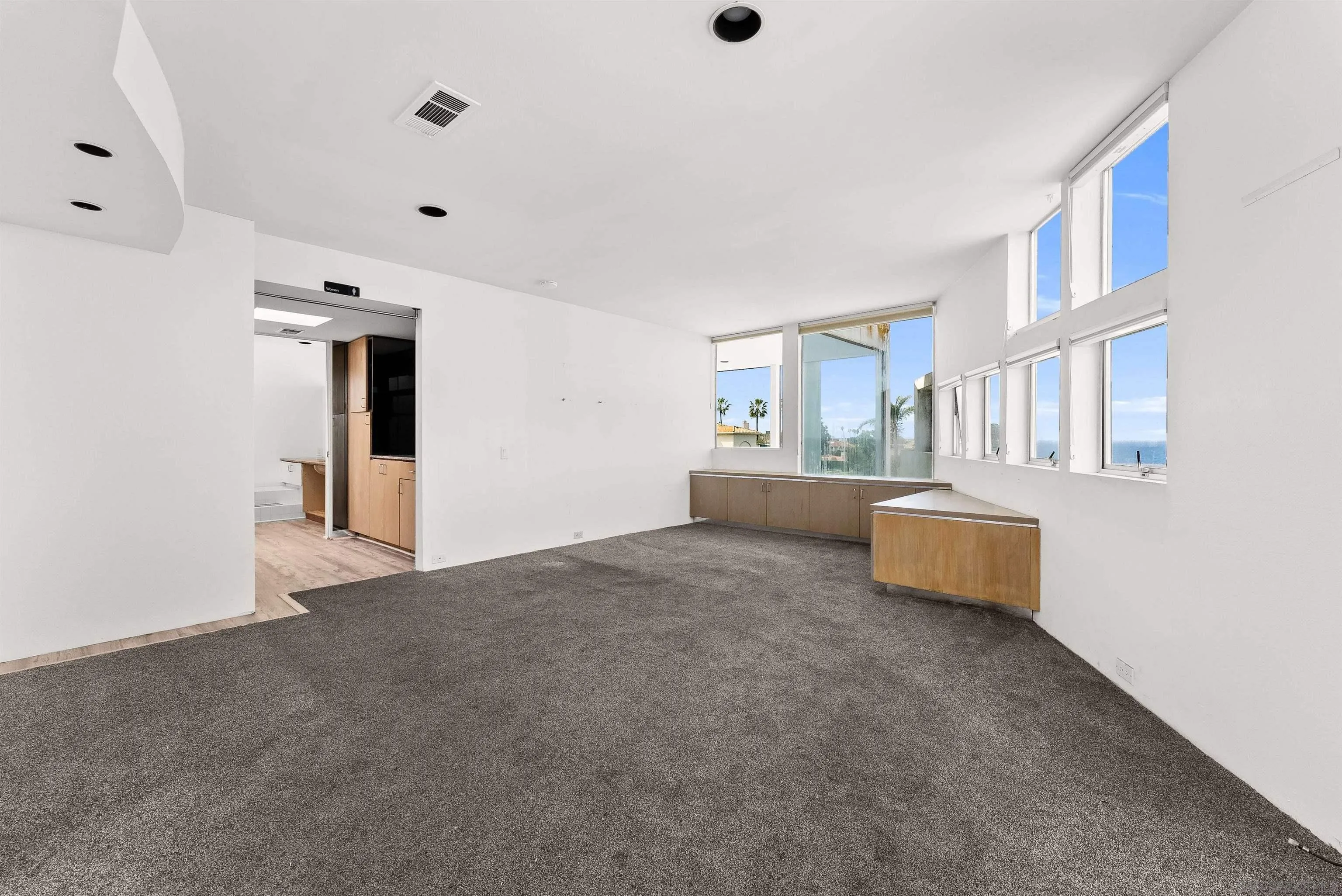 1550 Bluebird Ln