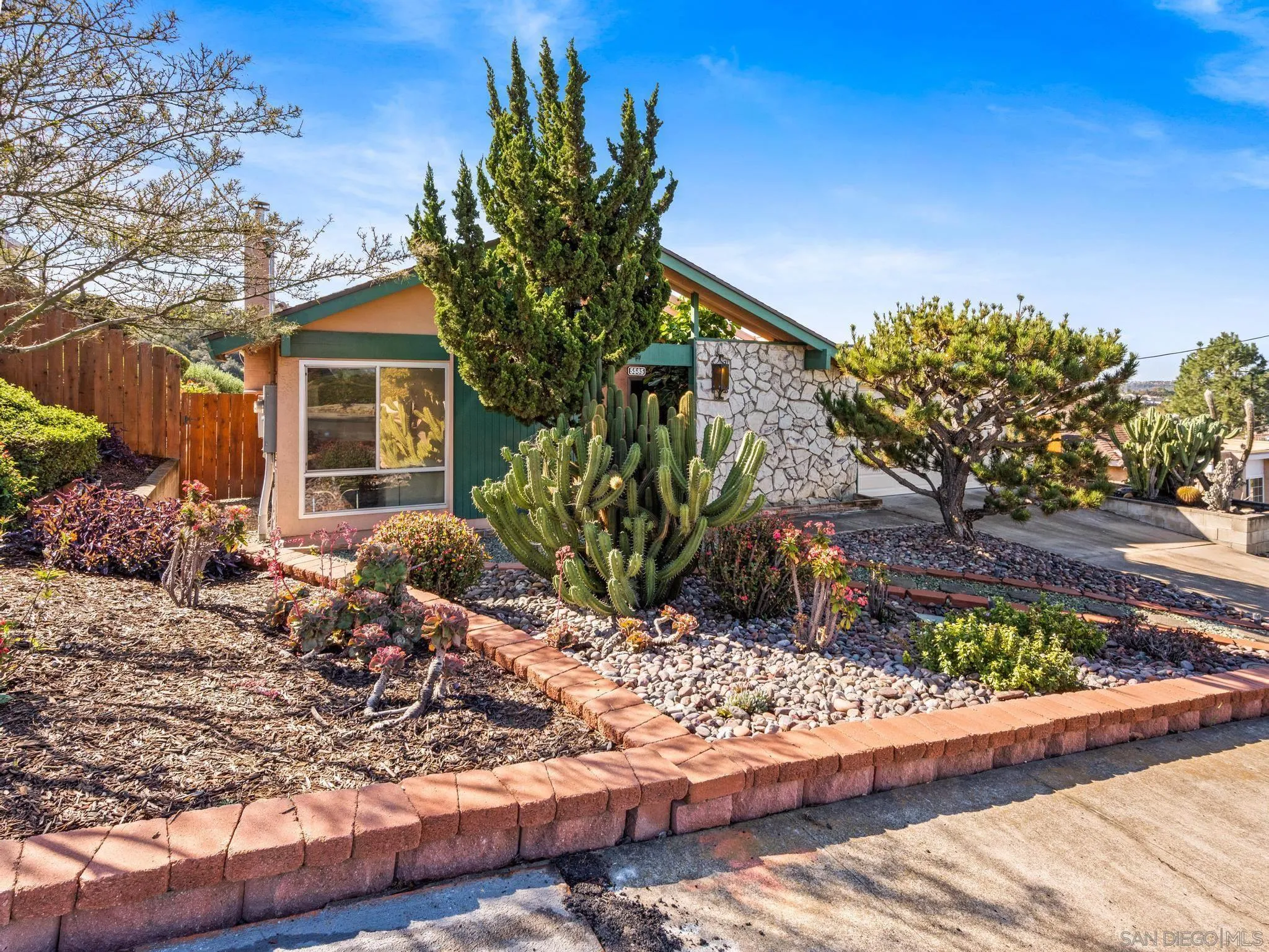 5585 Laramie Way