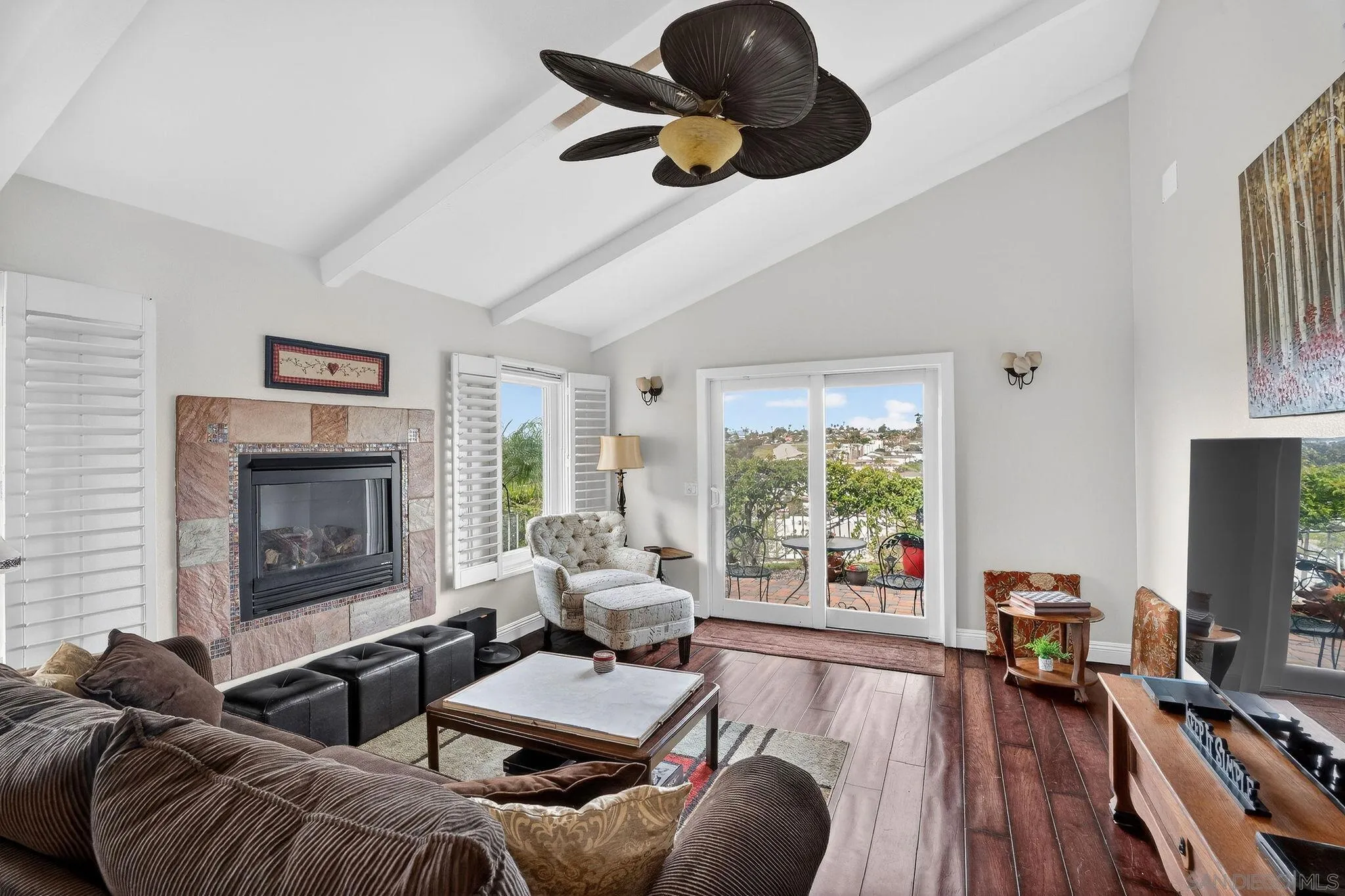 2070 Rue De La Montagne