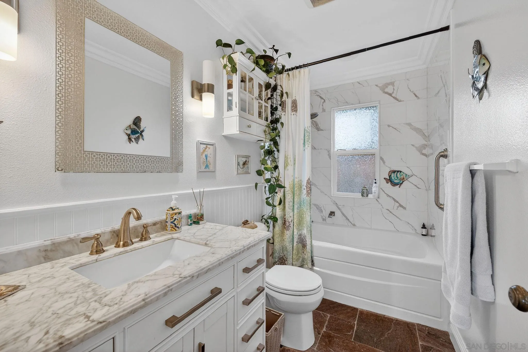 2070 Rue De La Montagne