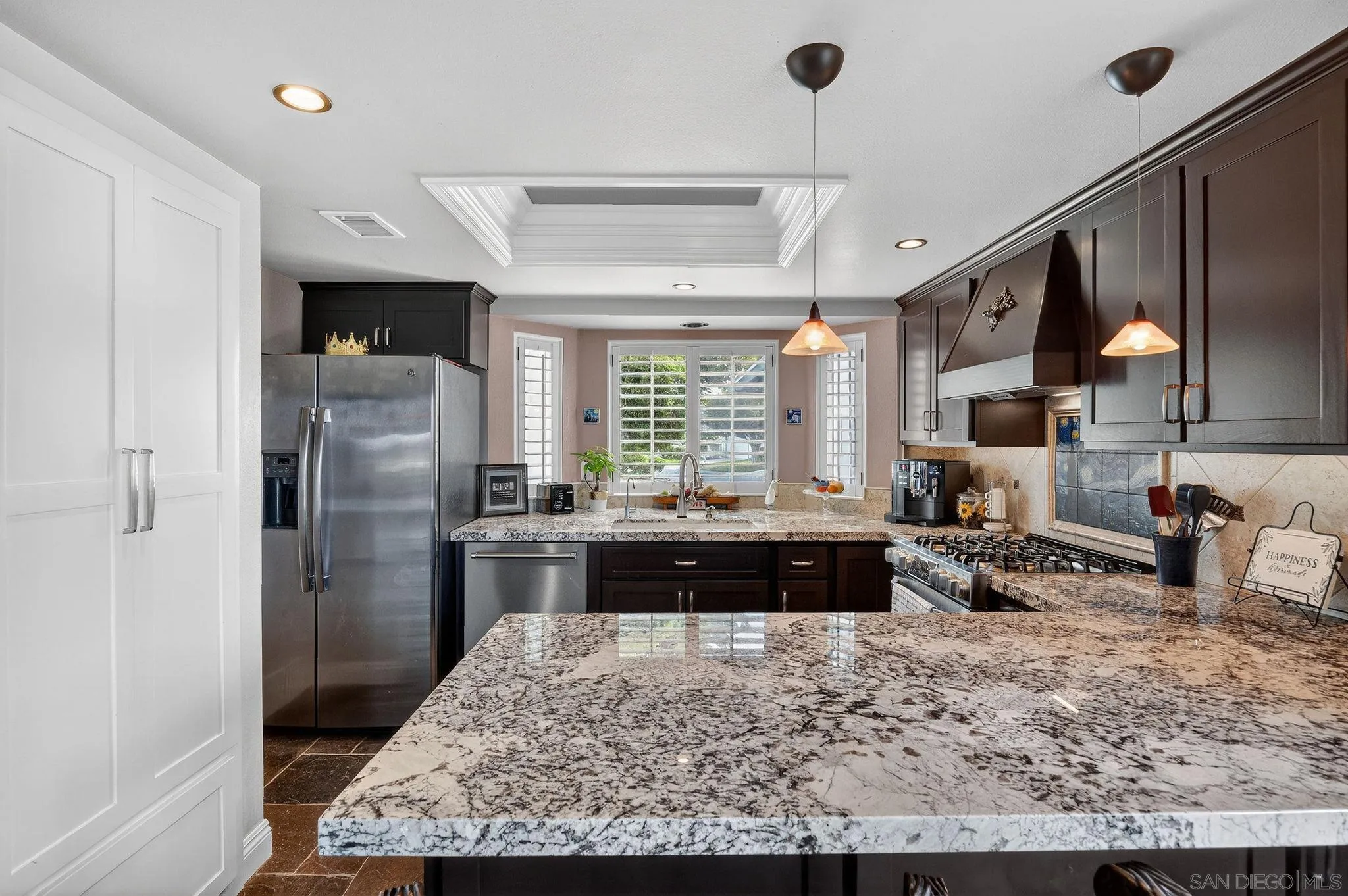 2070 Rue De La Montagne