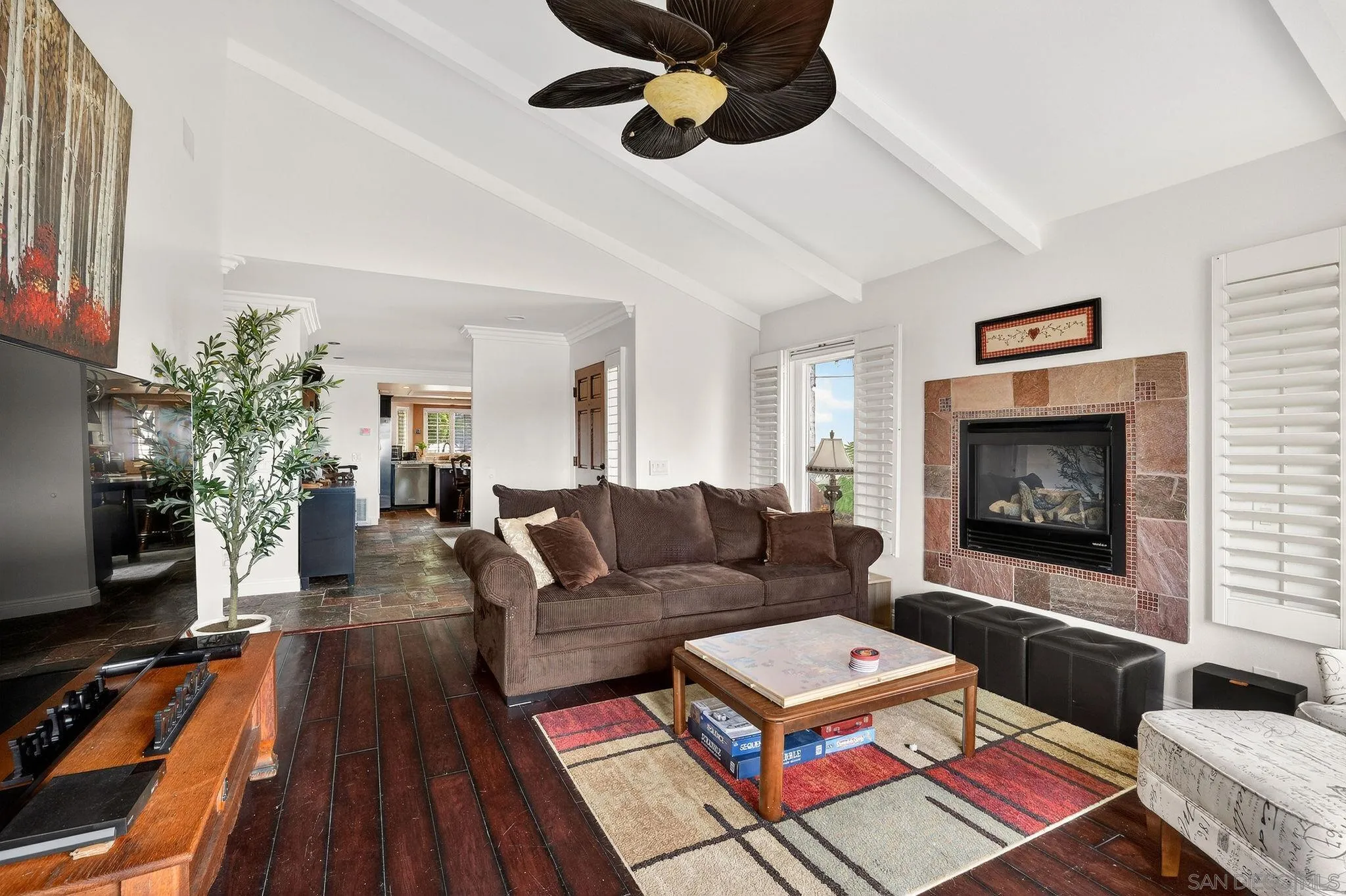 2070 Rue De La Montagne