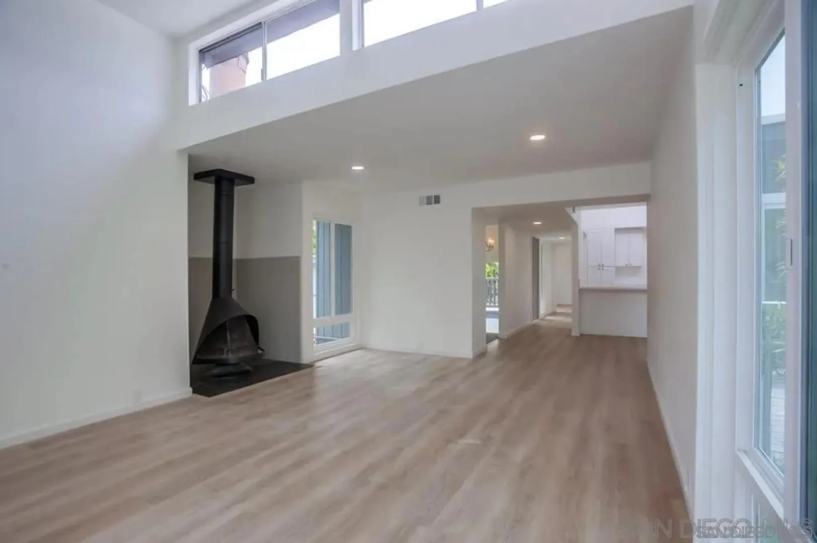 743 Bonair Way, Apt B