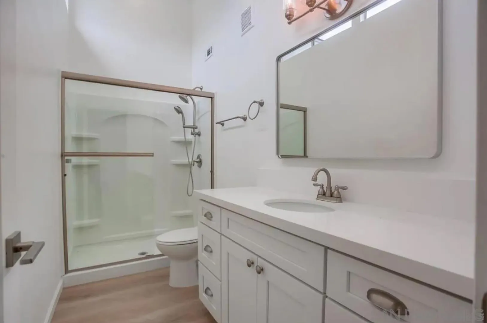 743 Bonair Way, Apt B