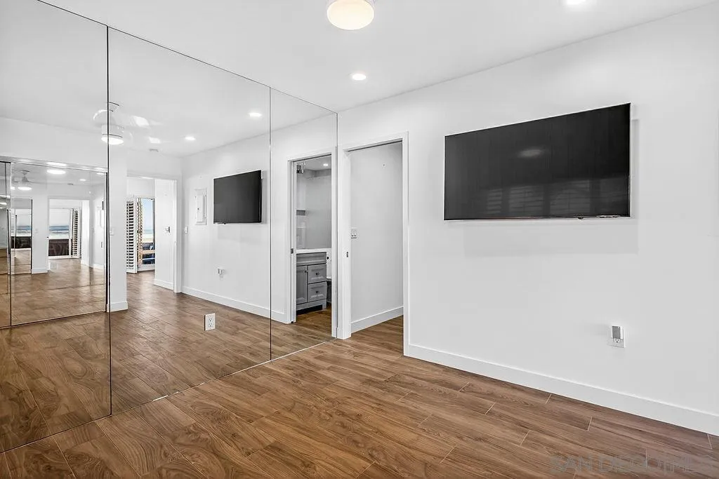 3645 Ocean Front Walk