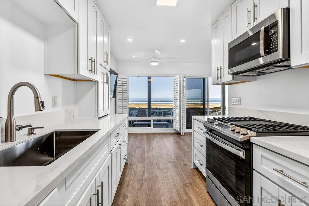 3645 Ocean Front Walk