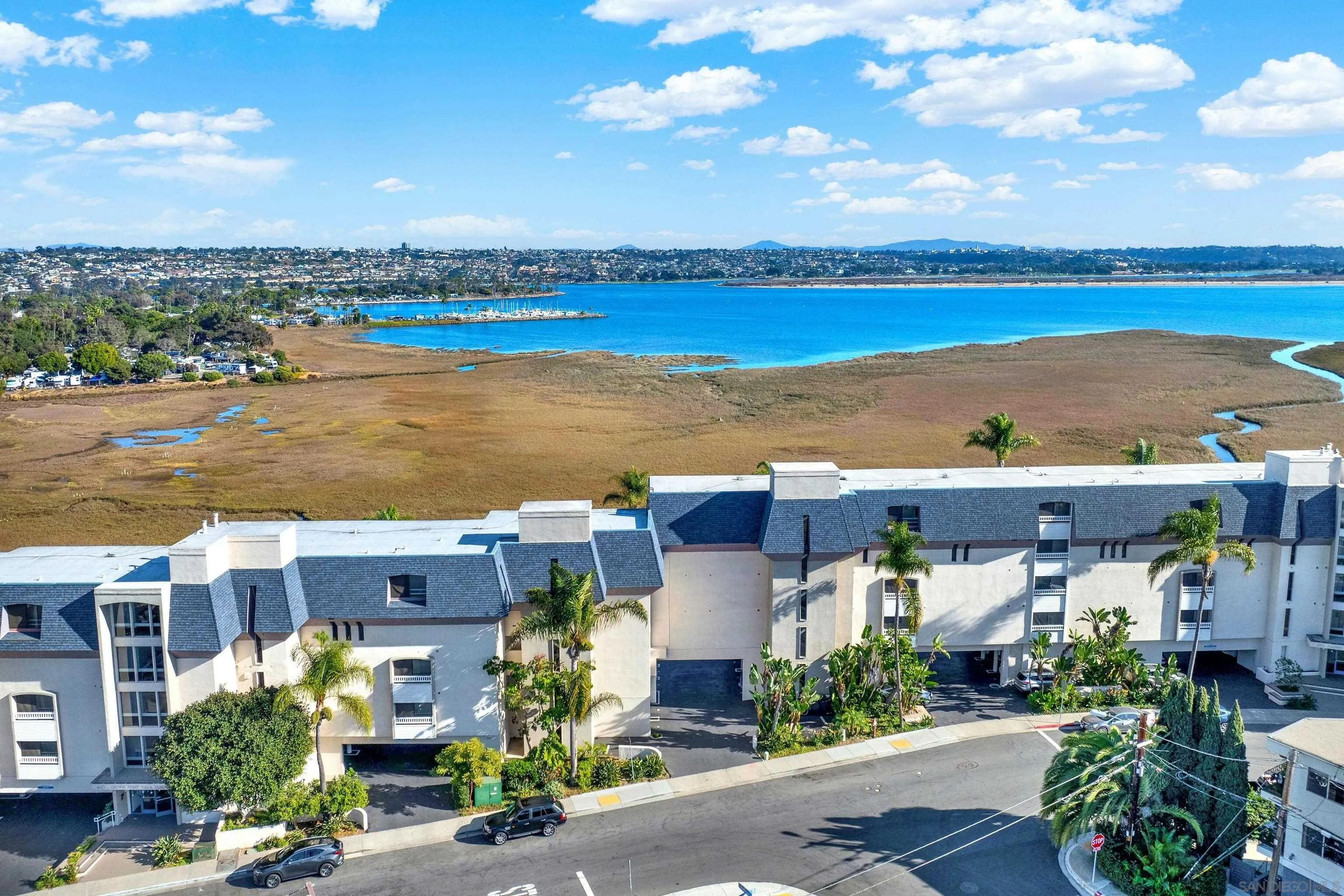 4015 Crown Point Dr Unit 102