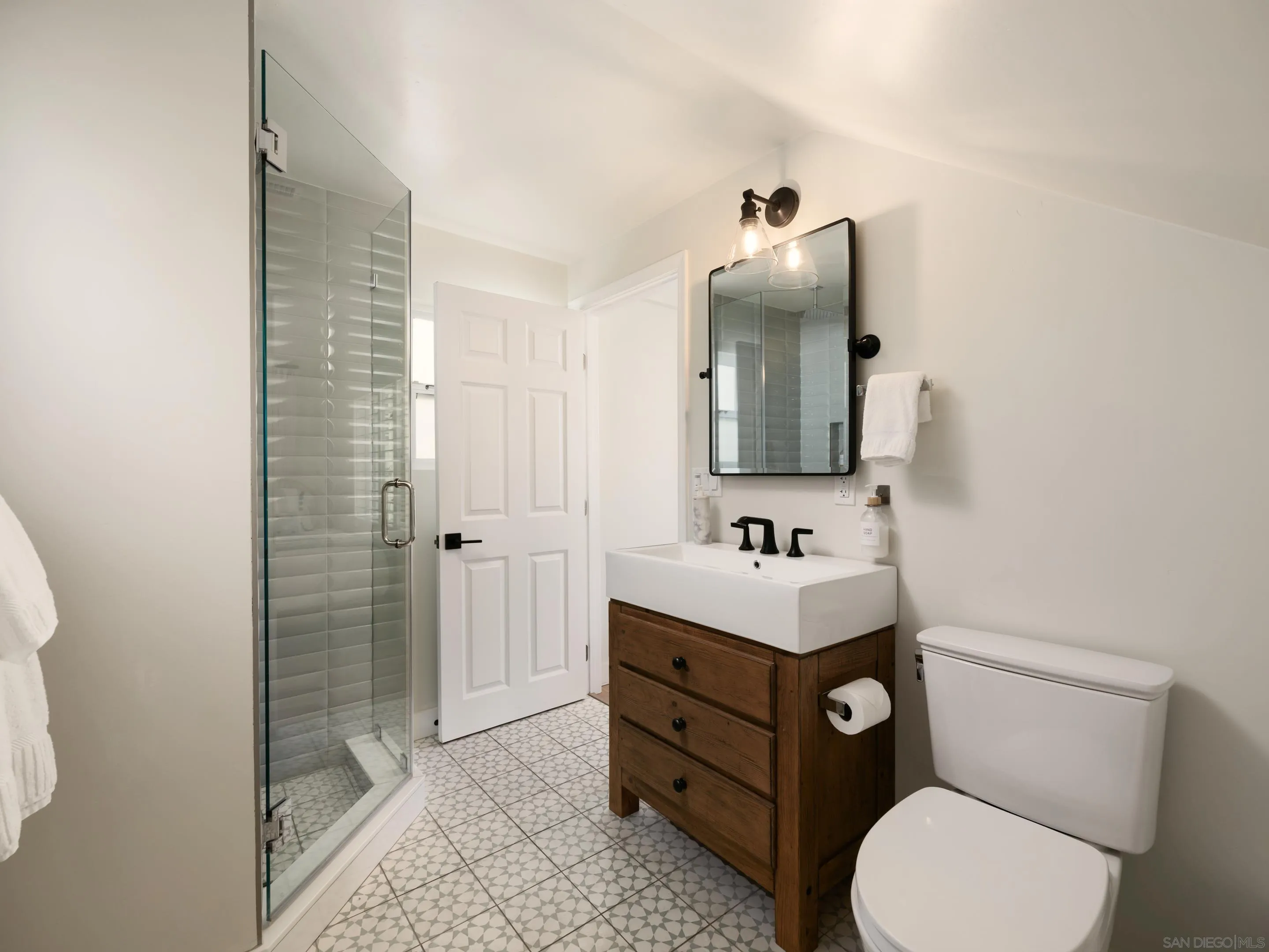 822 Seagirt Ct