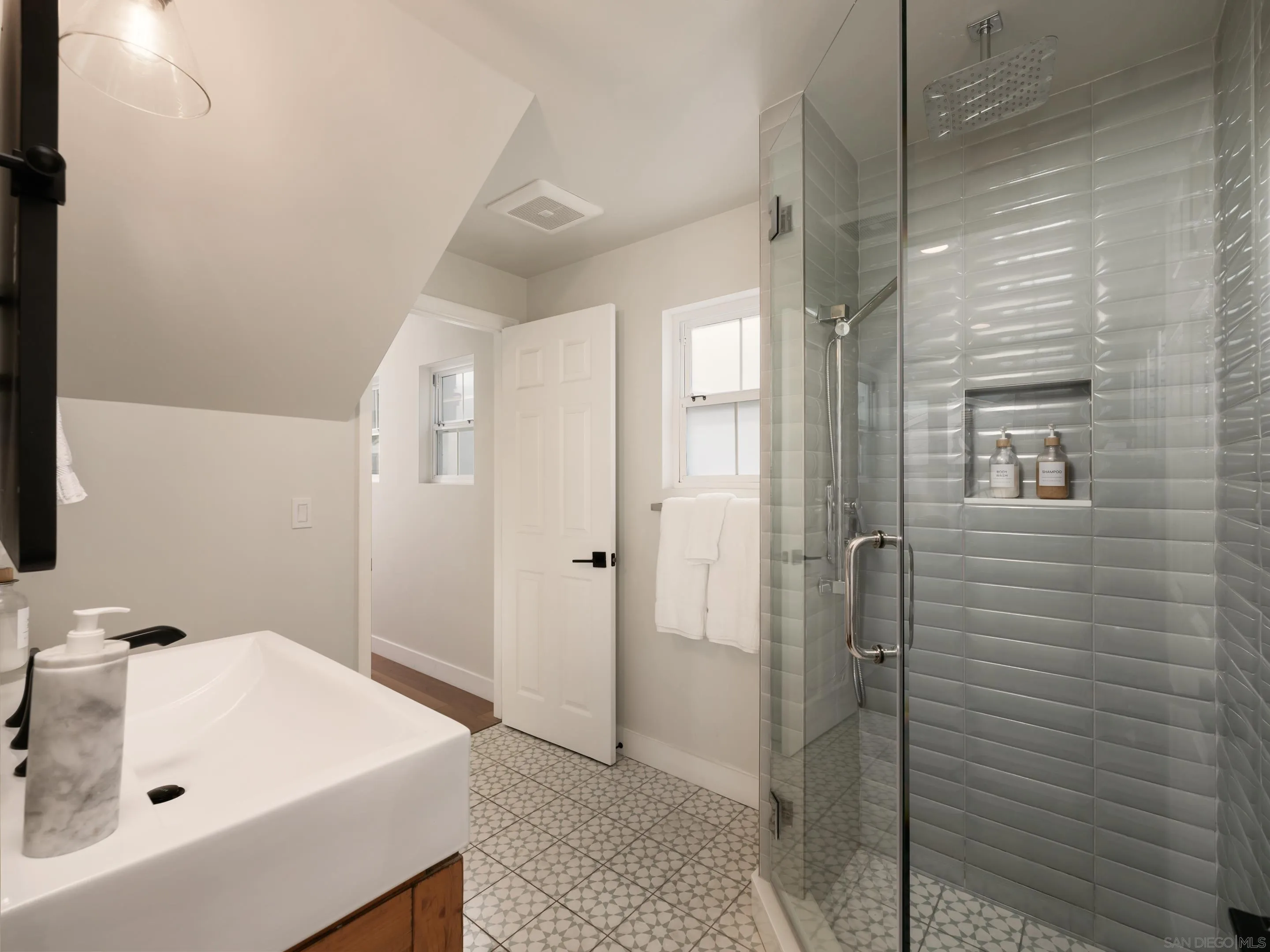 822 Seagirt Ct