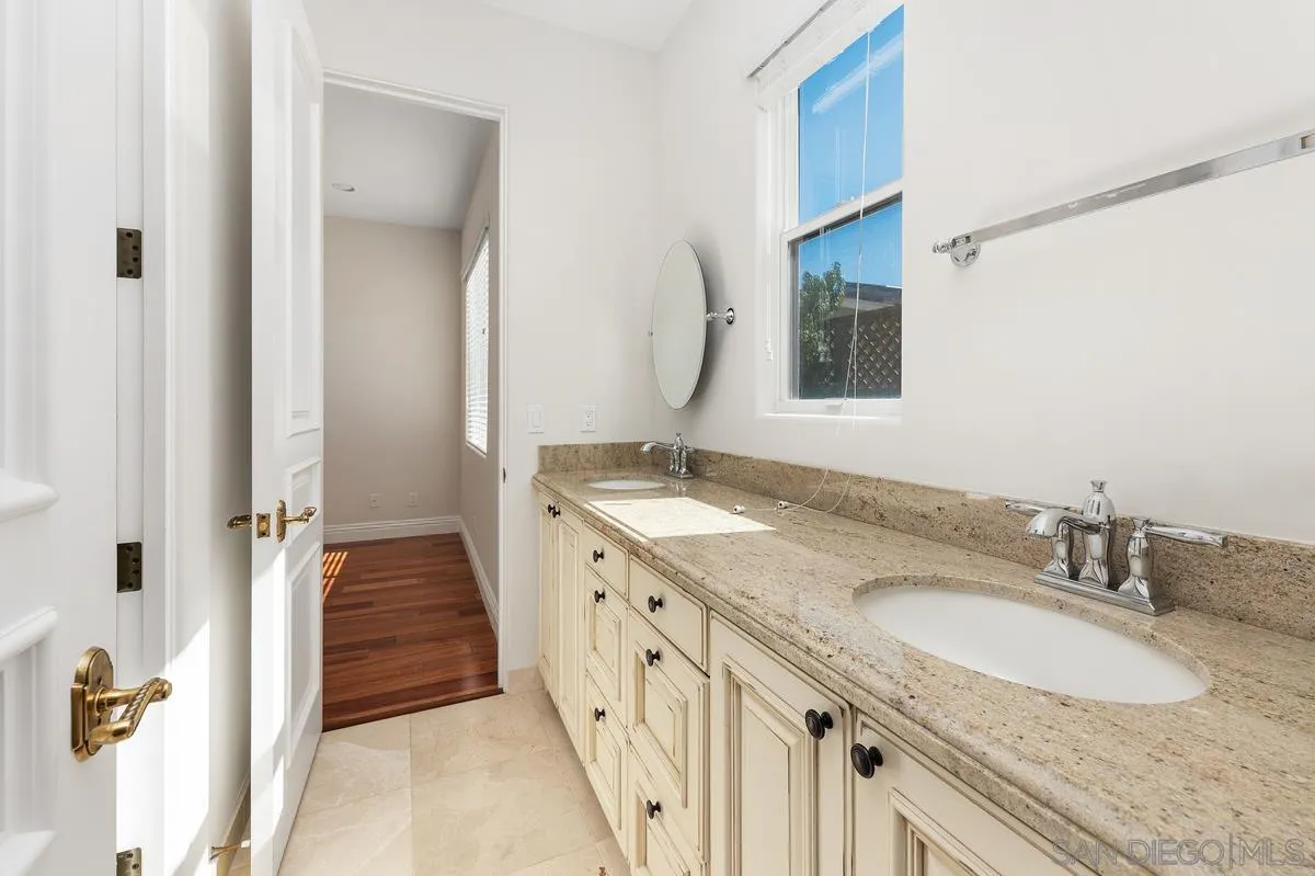 5971 La Jolla Mesa Dr