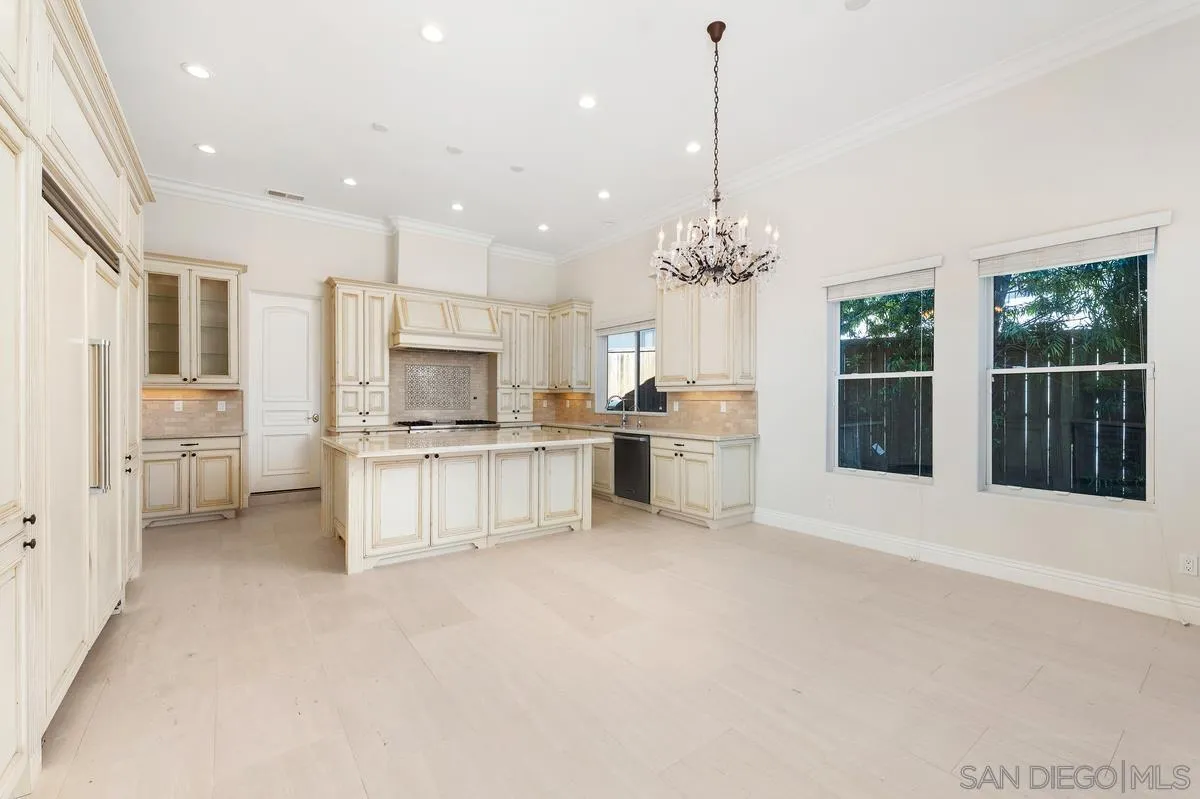 5971 La Jolla Mesa Dr