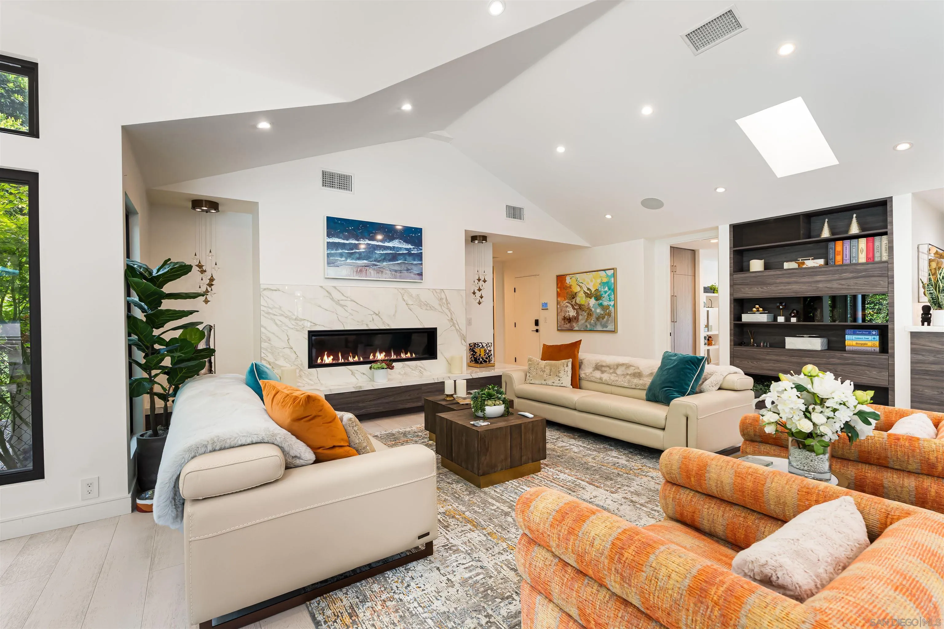 6887 Avenida Andorra