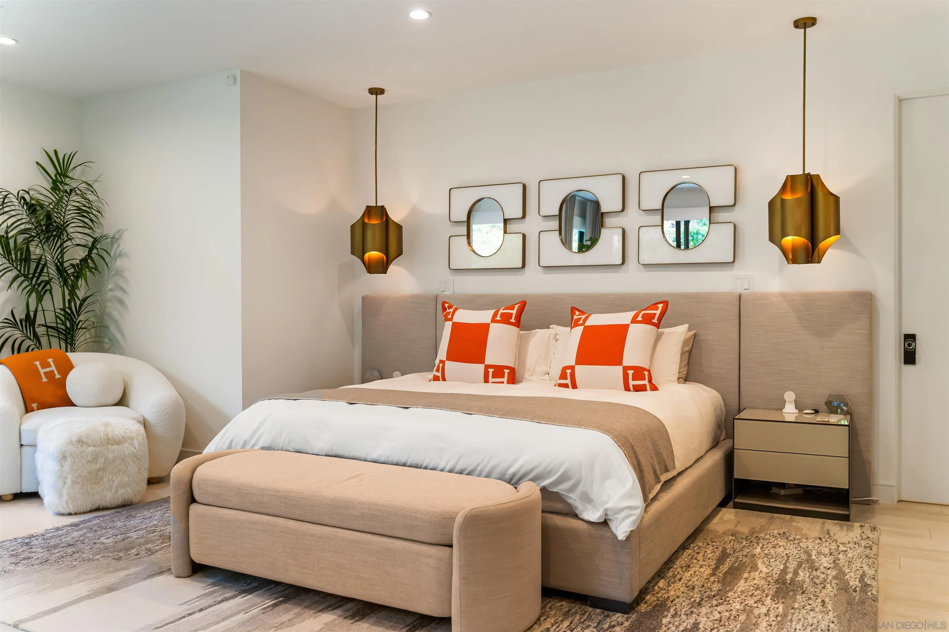 6887 Avenida Andorra