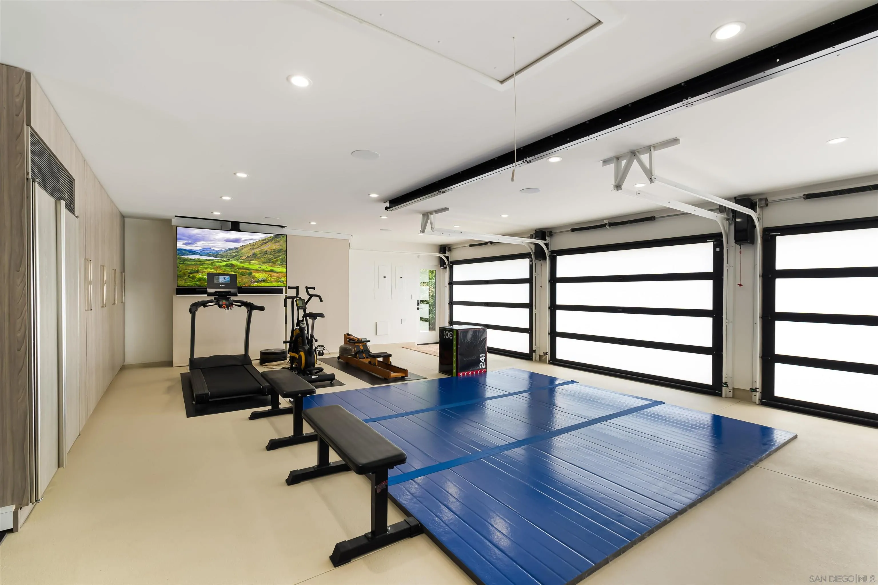 6887 Avenida Andorra