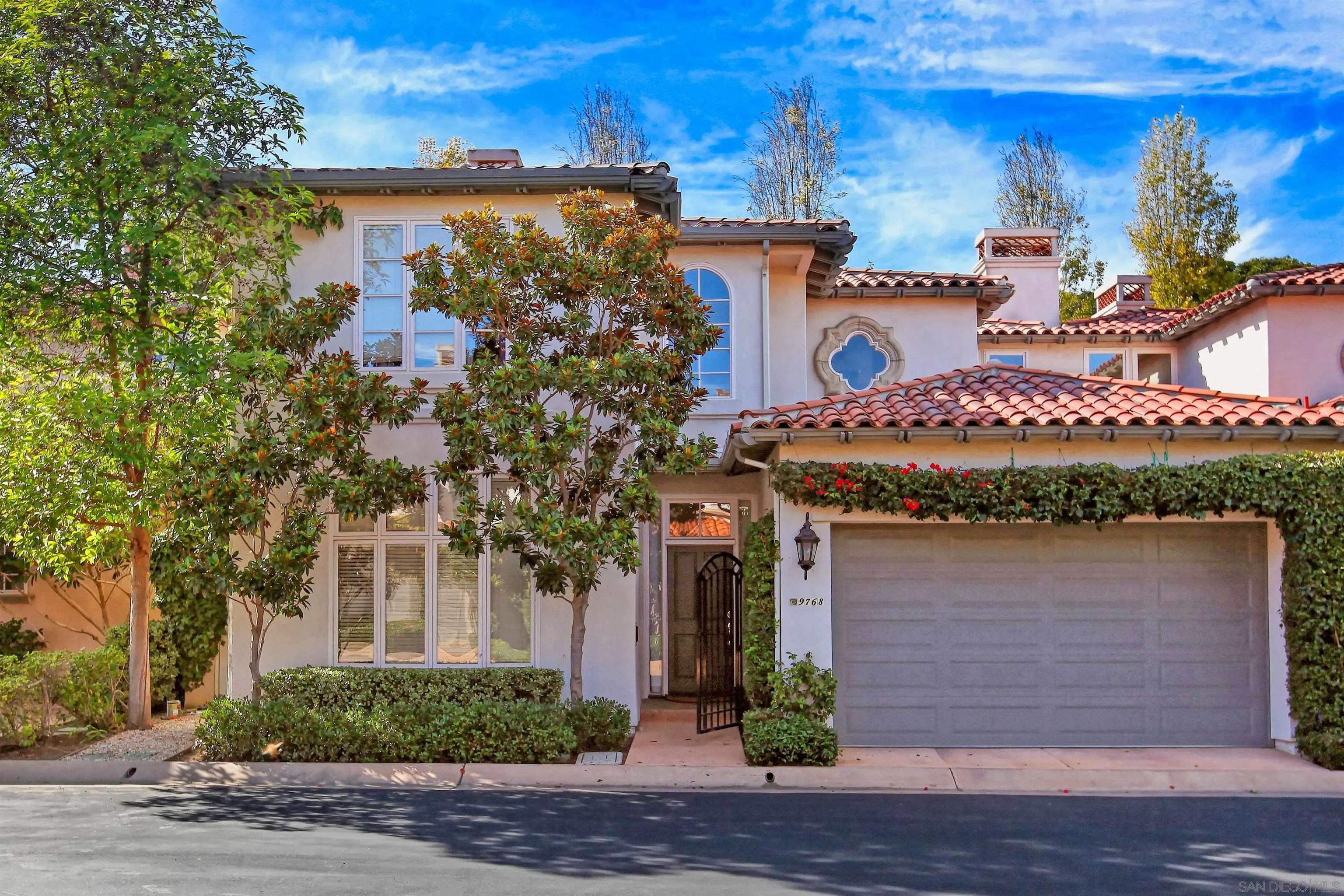 9768 Claiborne Square