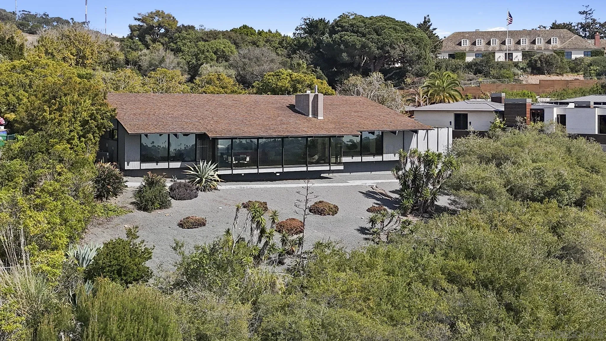 7105 Country Club Dr