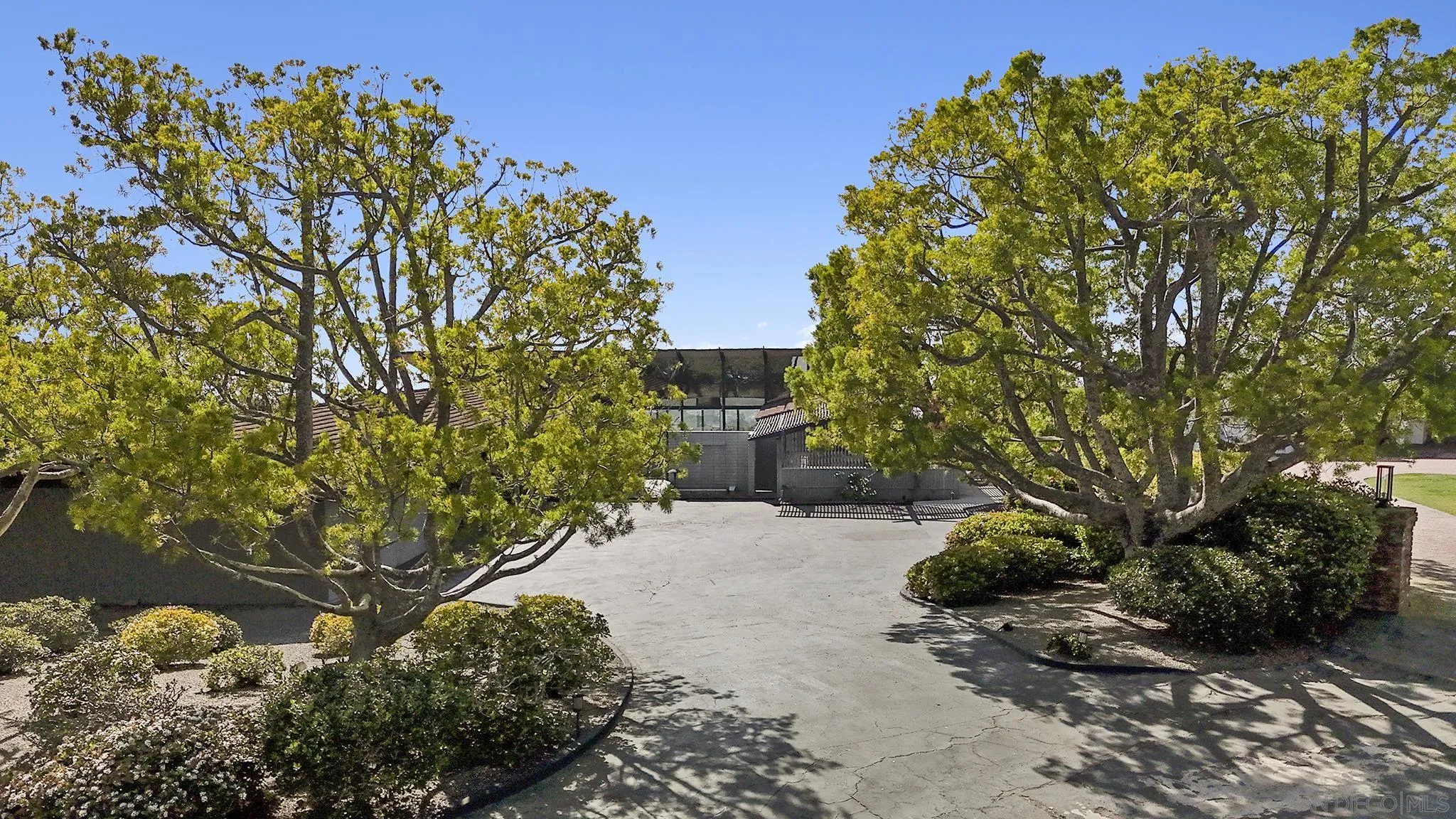 7105 Country Club Dr