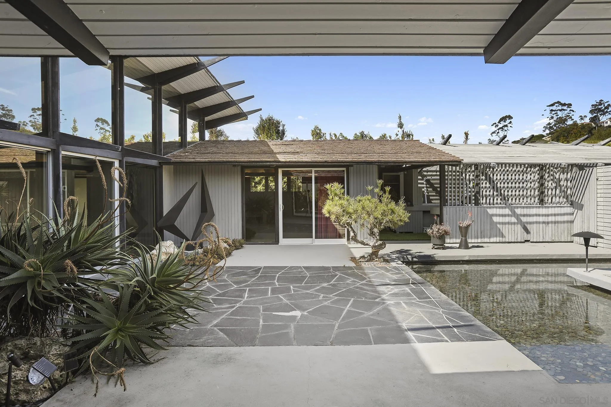 7105 Country Club Dr