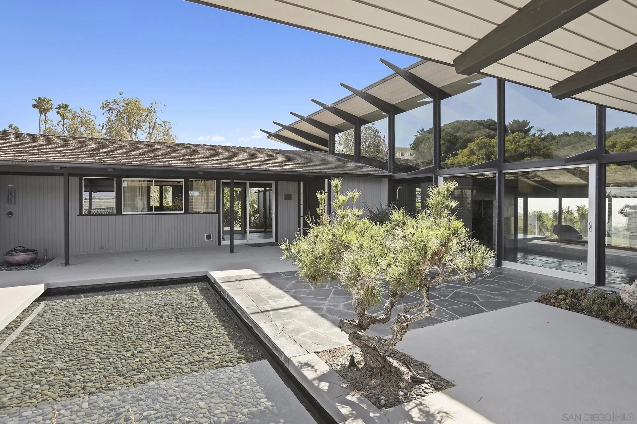 7105 Country Club Dr