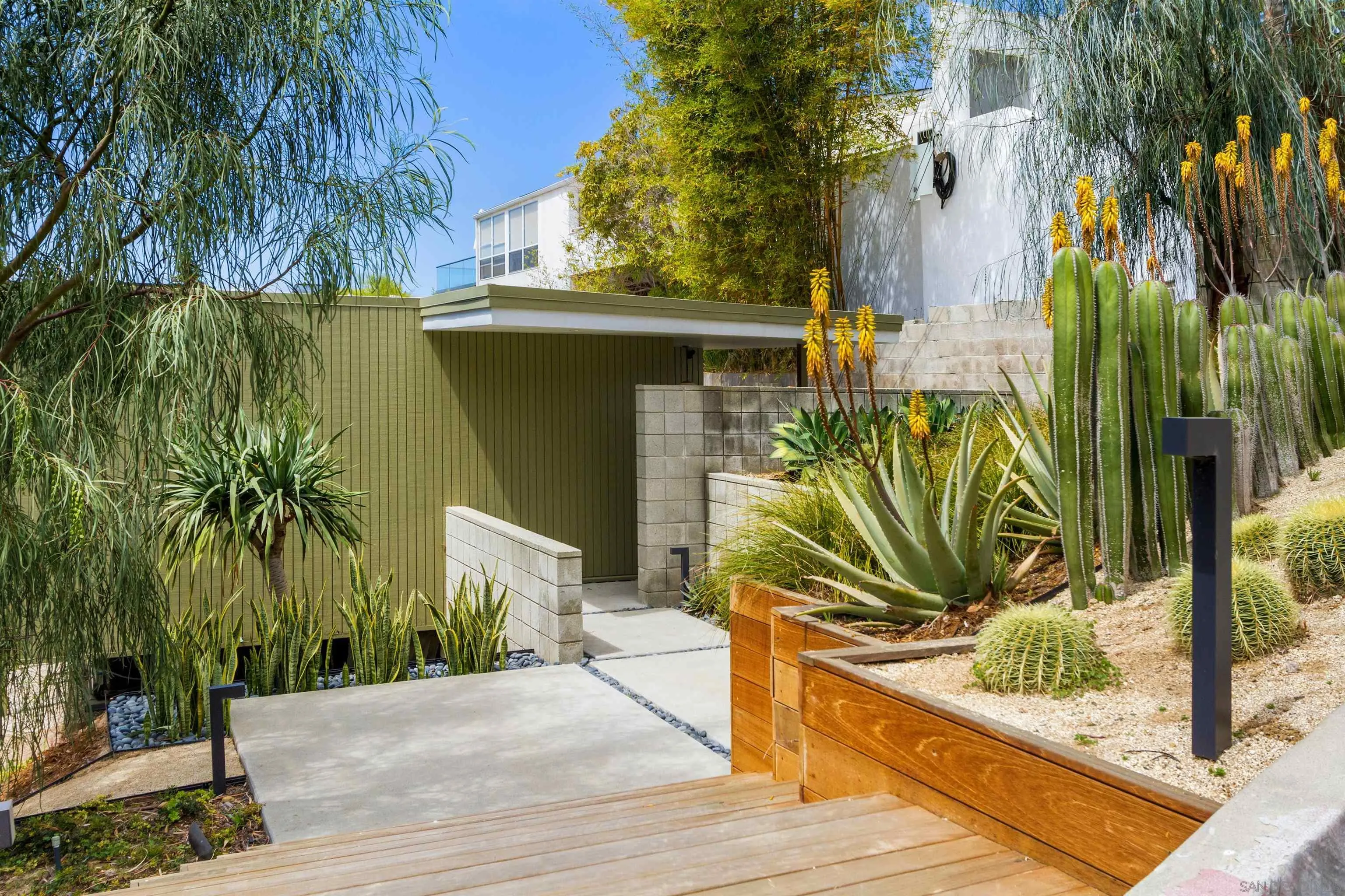 5622 Linda Rosa Ave