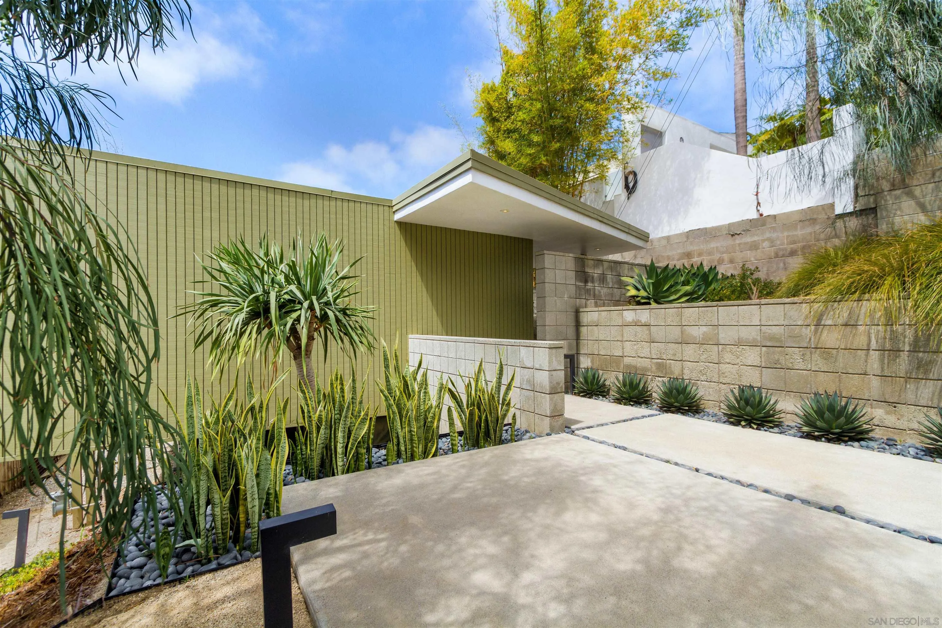 5622 Linda Rosa Ave