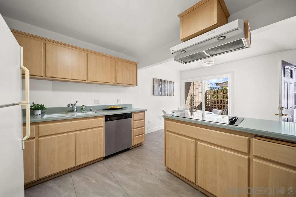 1250 E Madison Ave Unit C