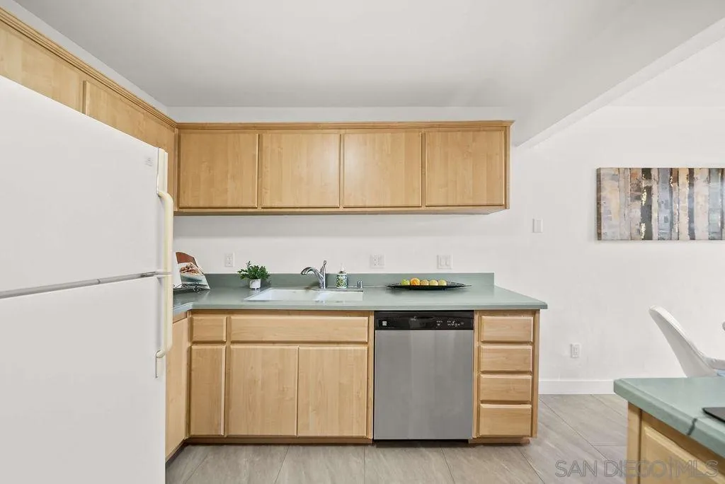 1250 E Madison Ave Unit C