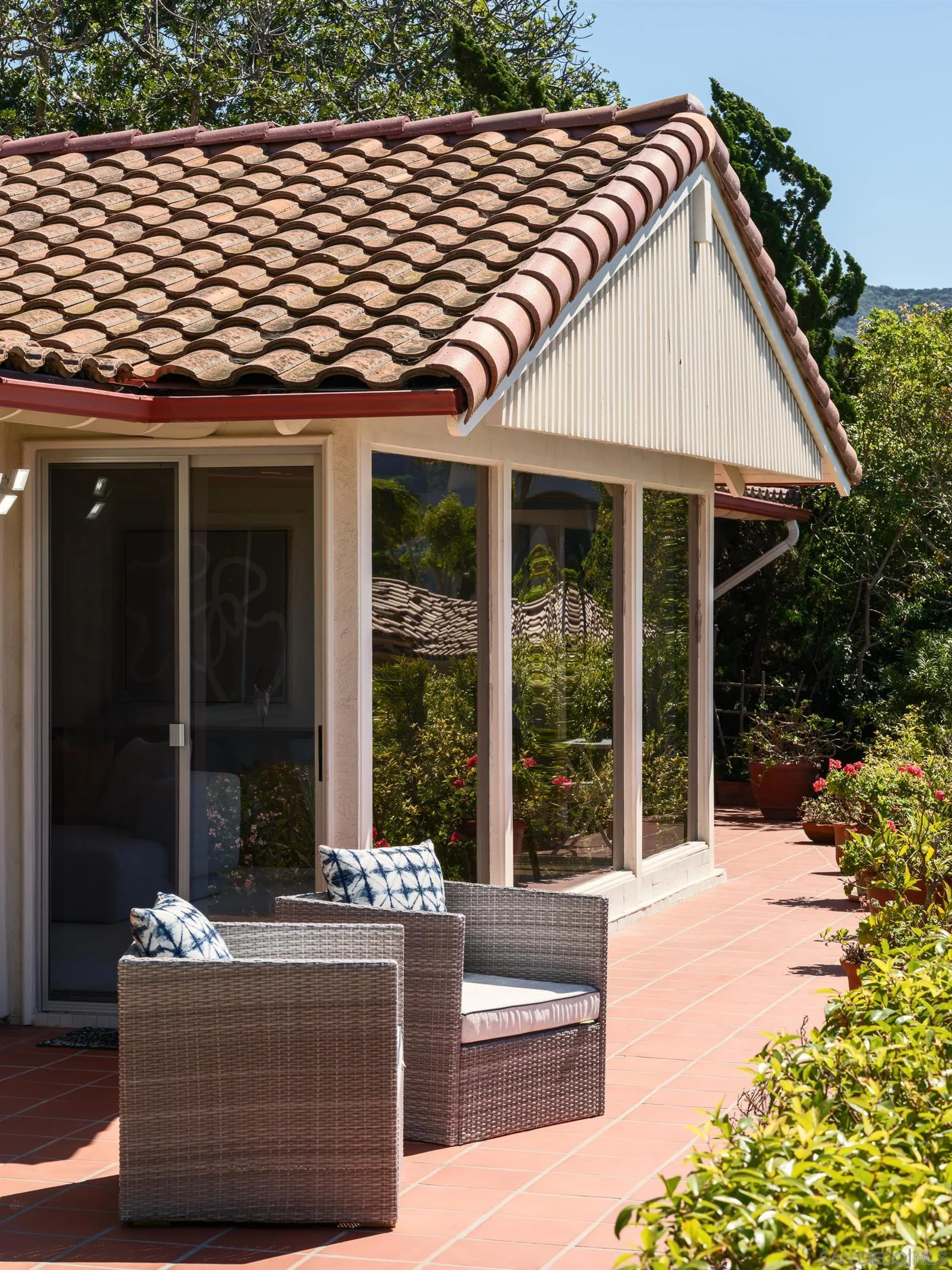 2586 Calle Del Oro