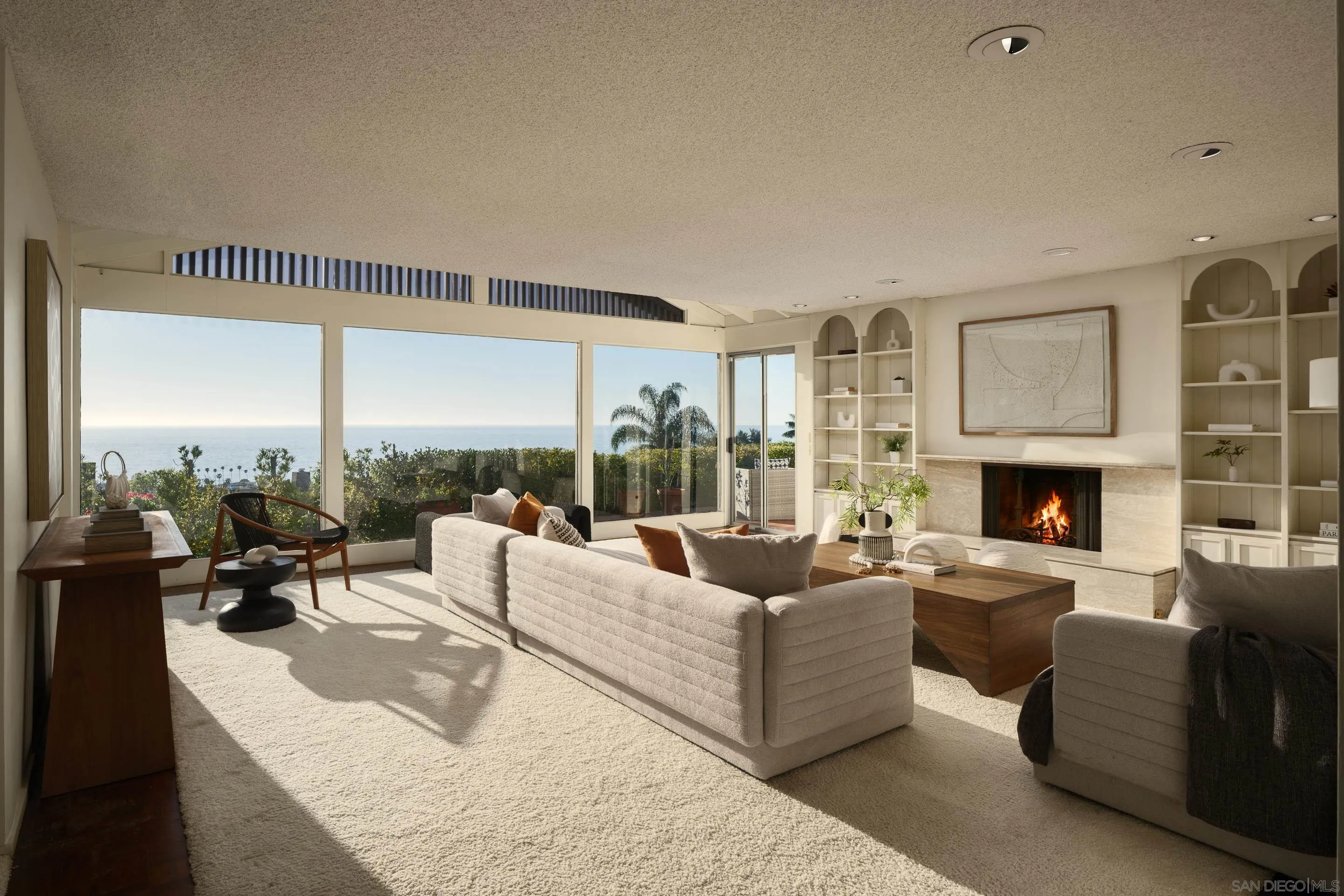 2586 Calle Del Oro