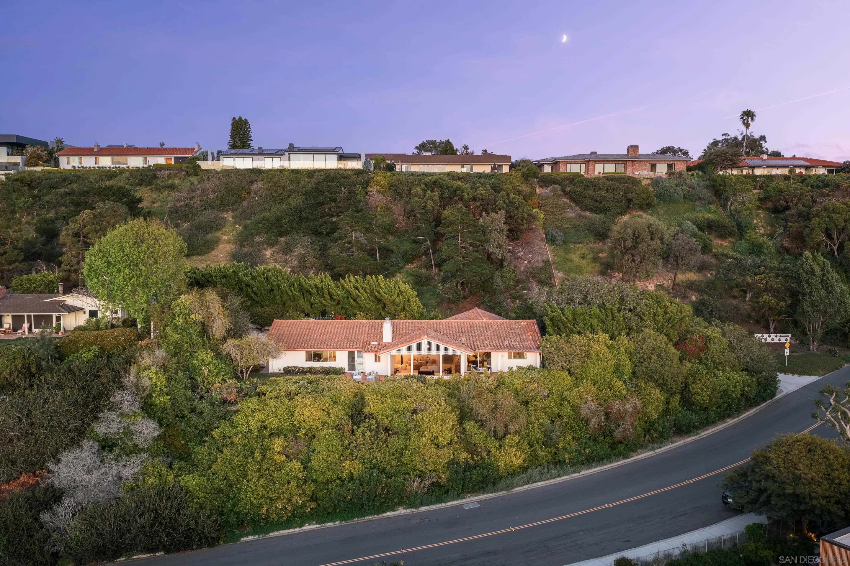 2586 Calle Del Oro